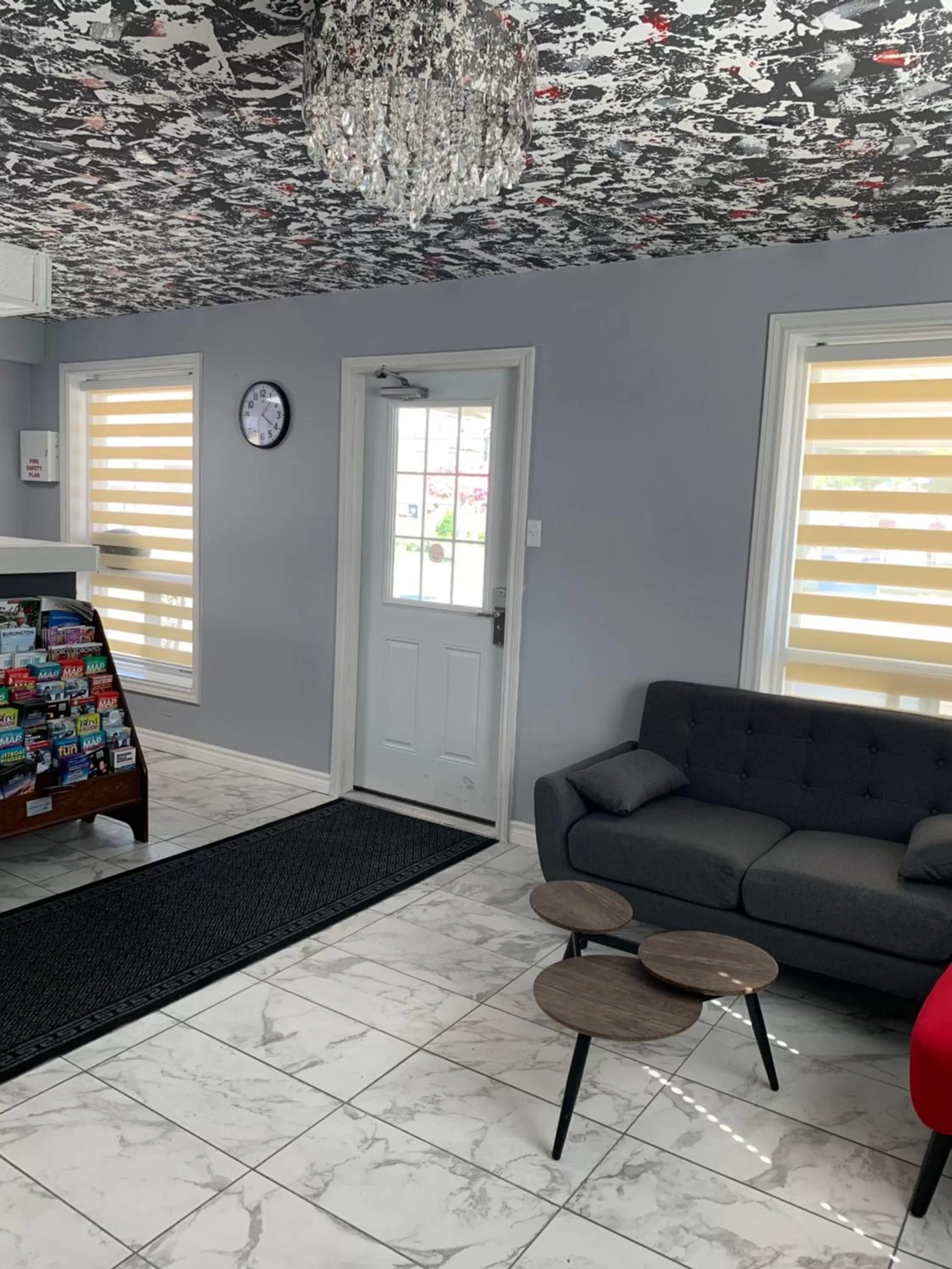 Lobby or reception in Choice Inn by the falls