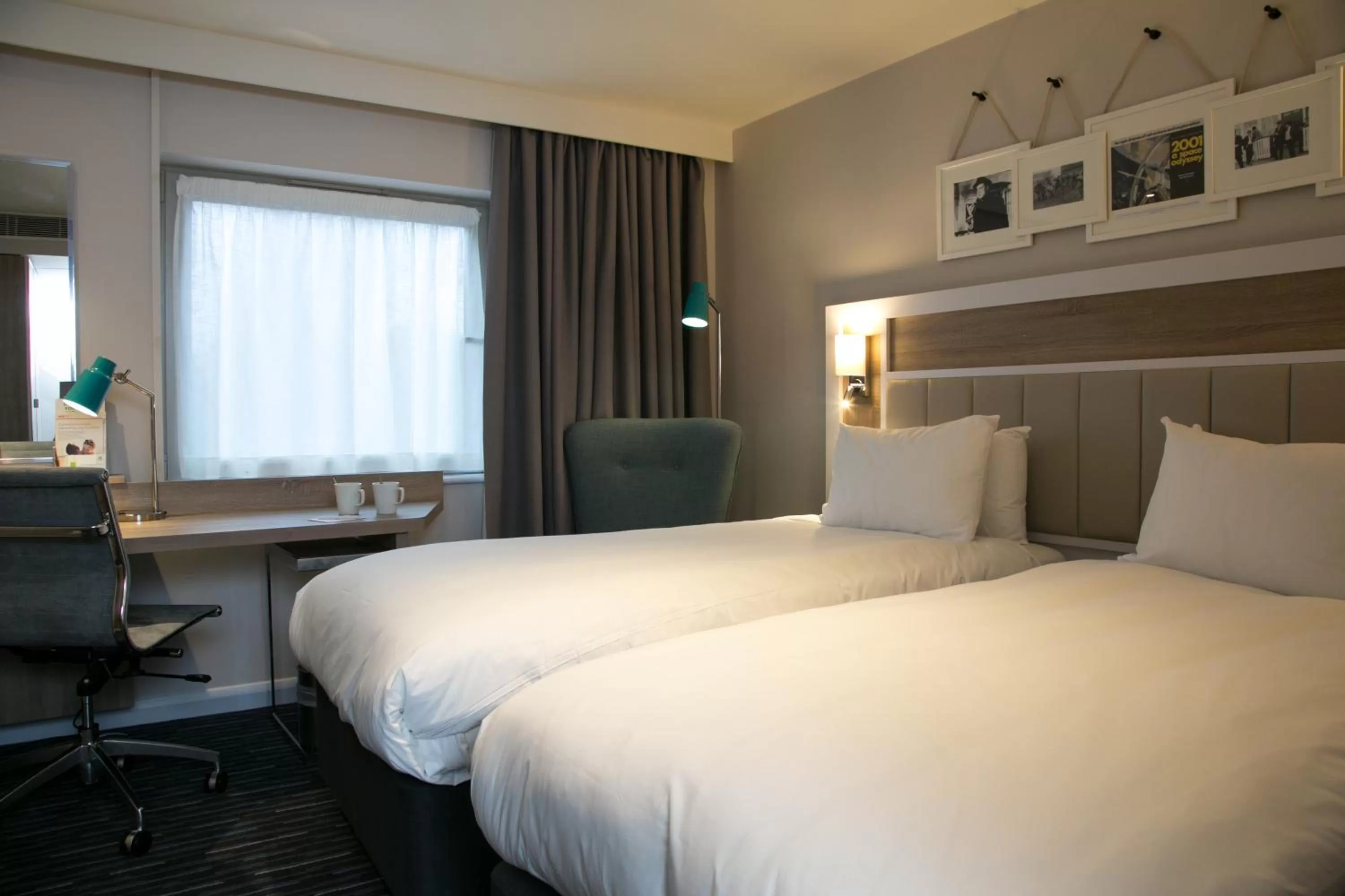 Photo of the whole room, Bed in Holiday Inn London-Shepperton by IHG