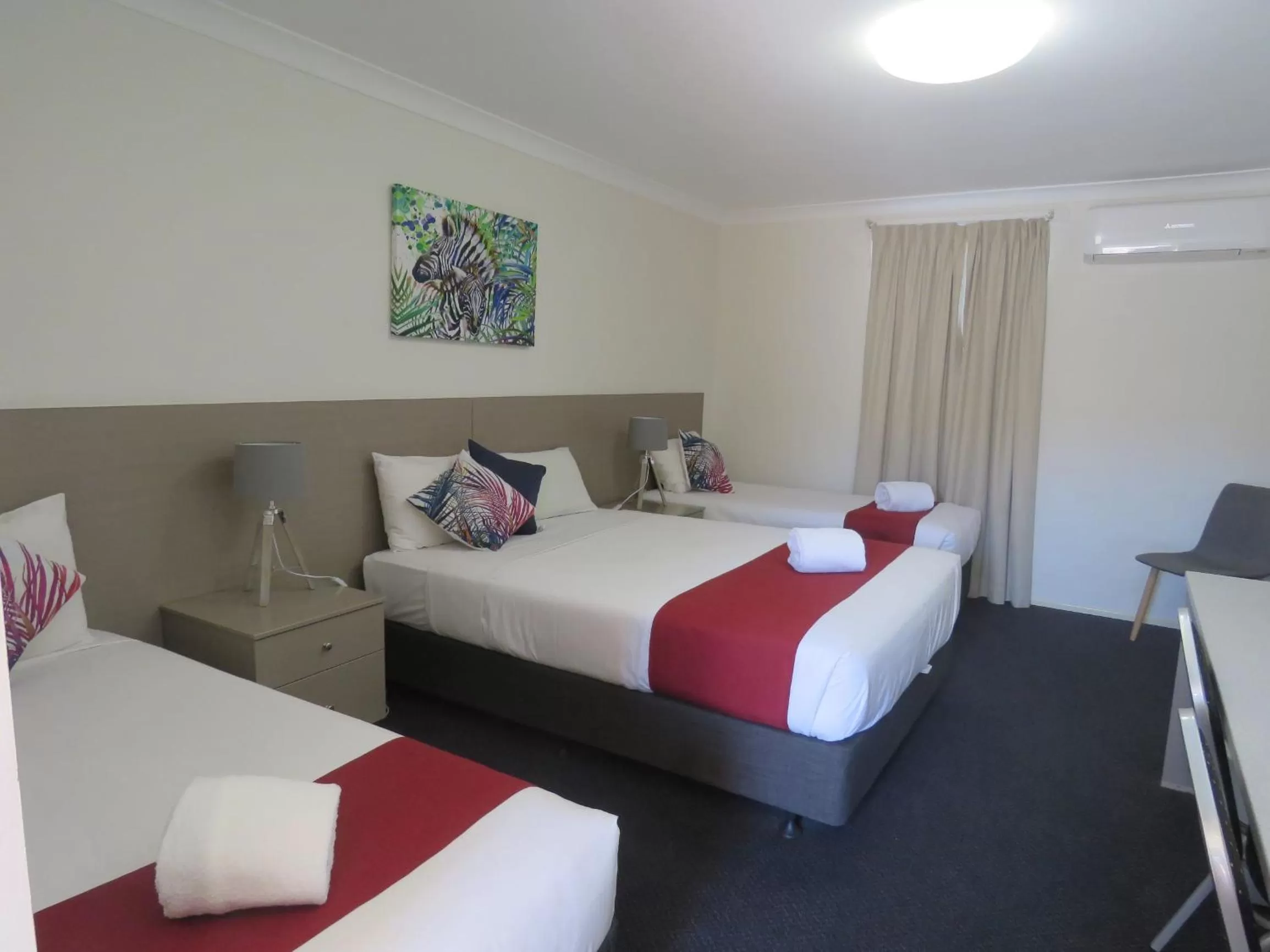 Bedroom, Bed in Burke & Wills Mt Isa