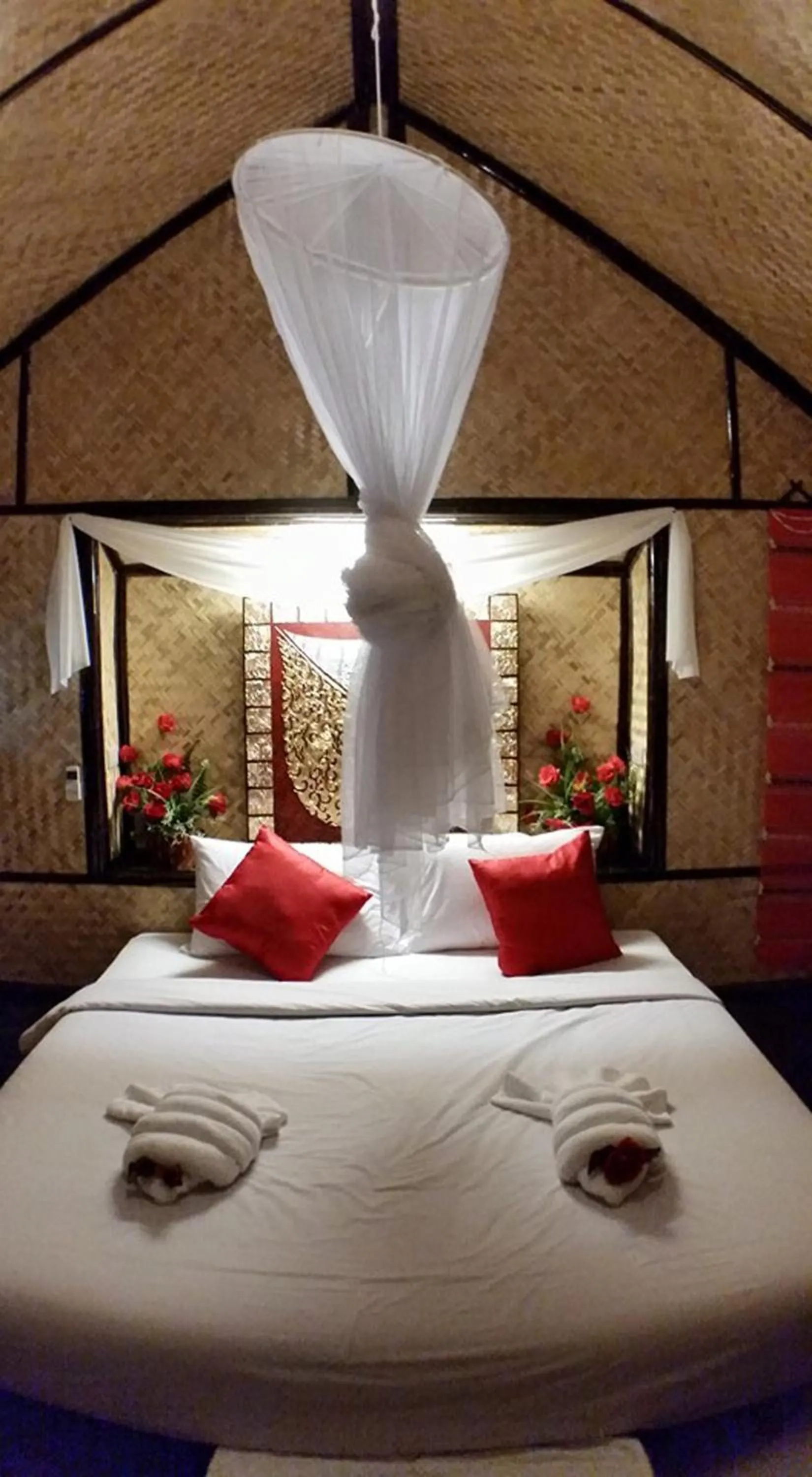 Bed in Eco Lanta Hideaway Beach Resort