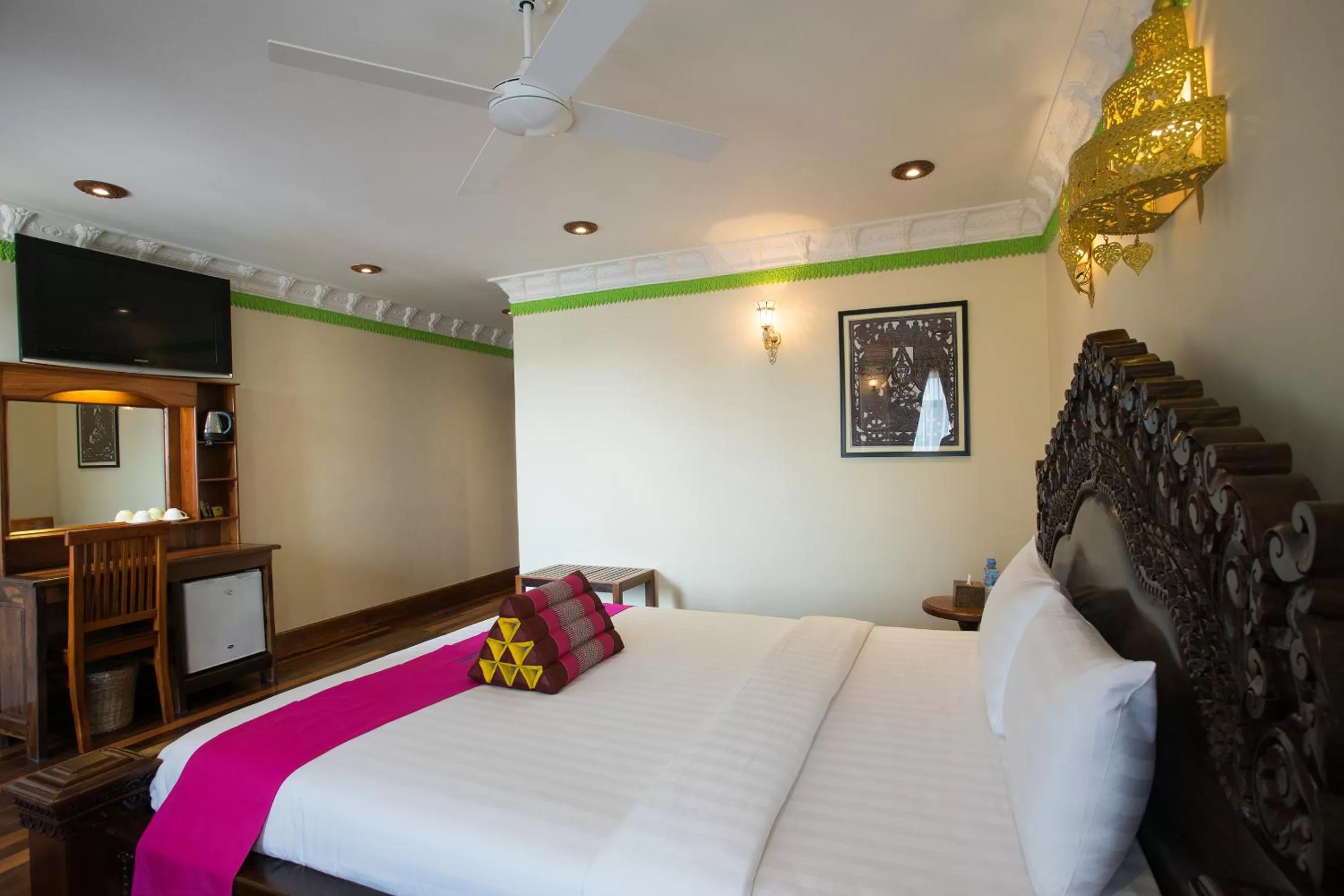 Bedroom, Bed in Okay Palace Hotel