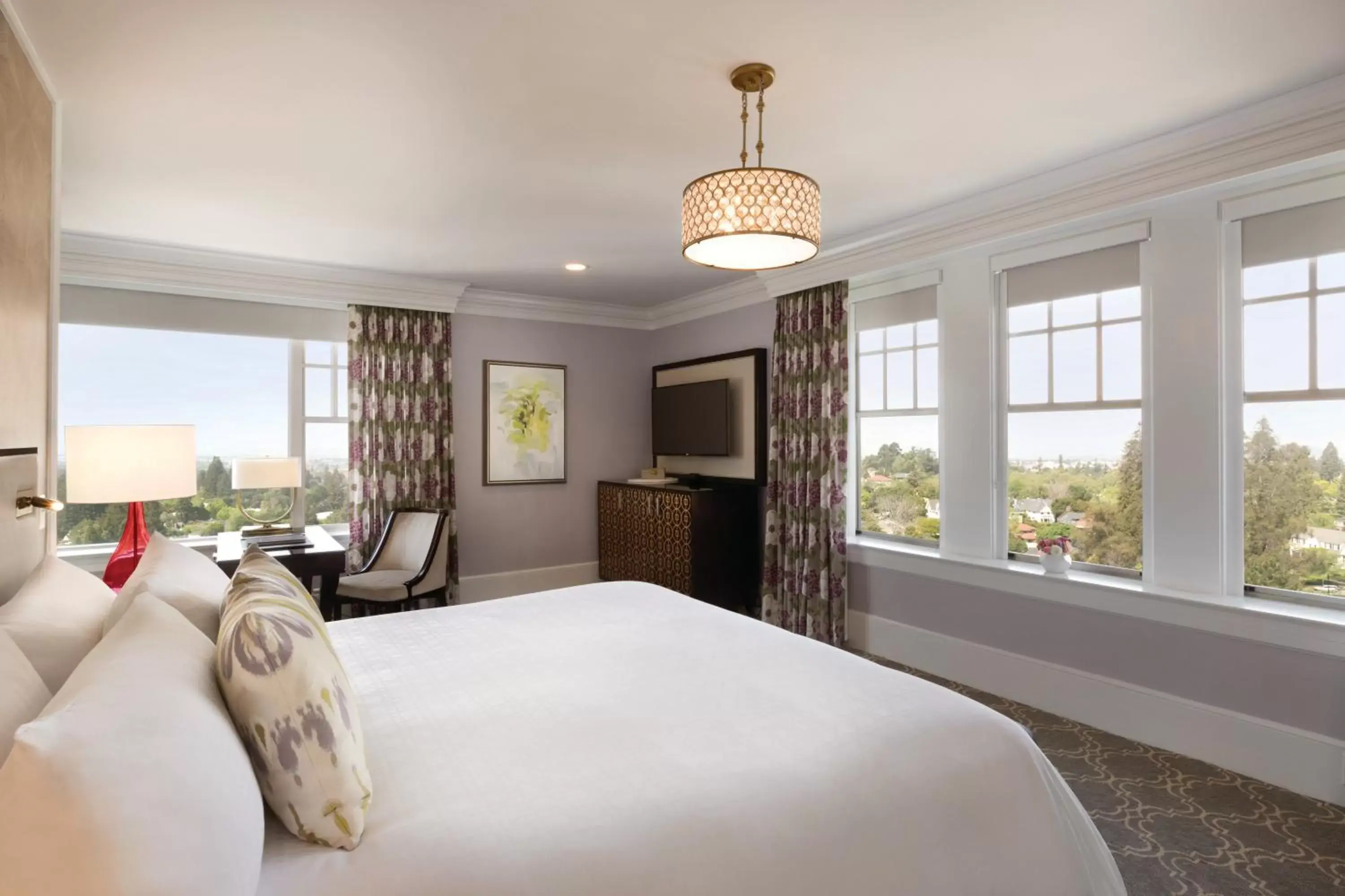 Junior Suite King with View in Claremont Resort & Club Junior Suite King with View in Claremont Resort & Club