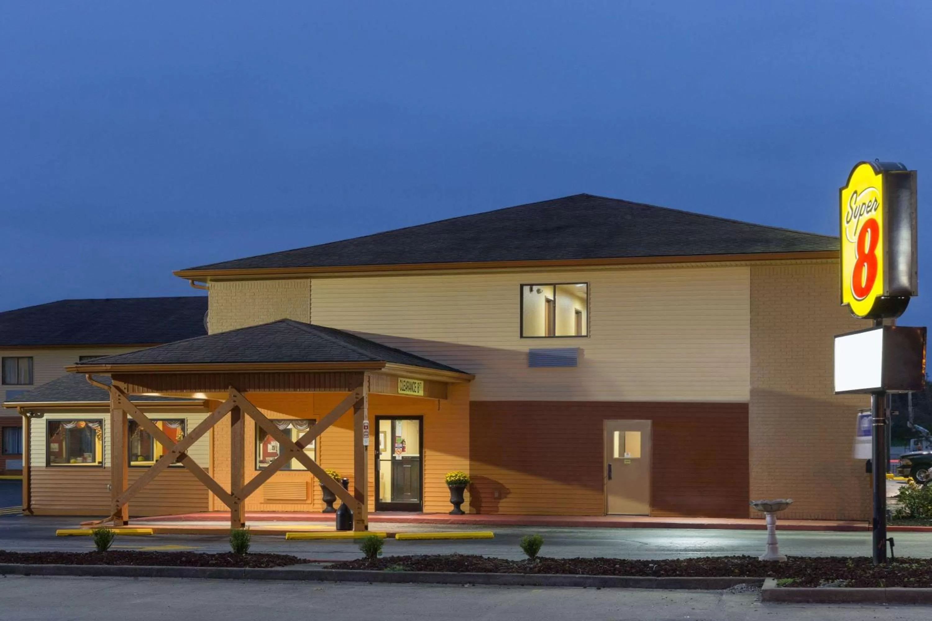 Property building in Super 8 by Wyndham Richmond