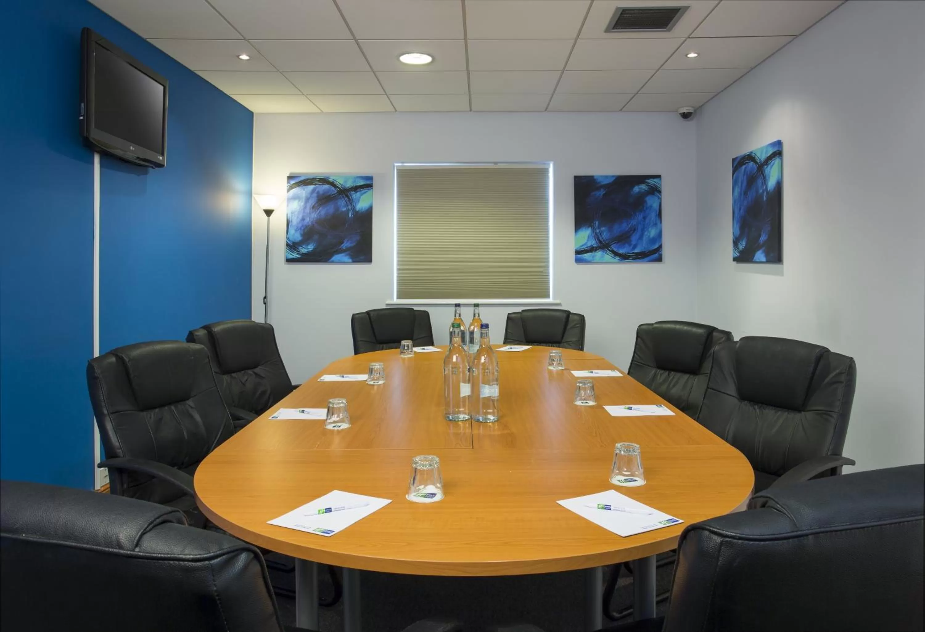Meeting/conference room in Holiday Inn Express Braintree by IHG