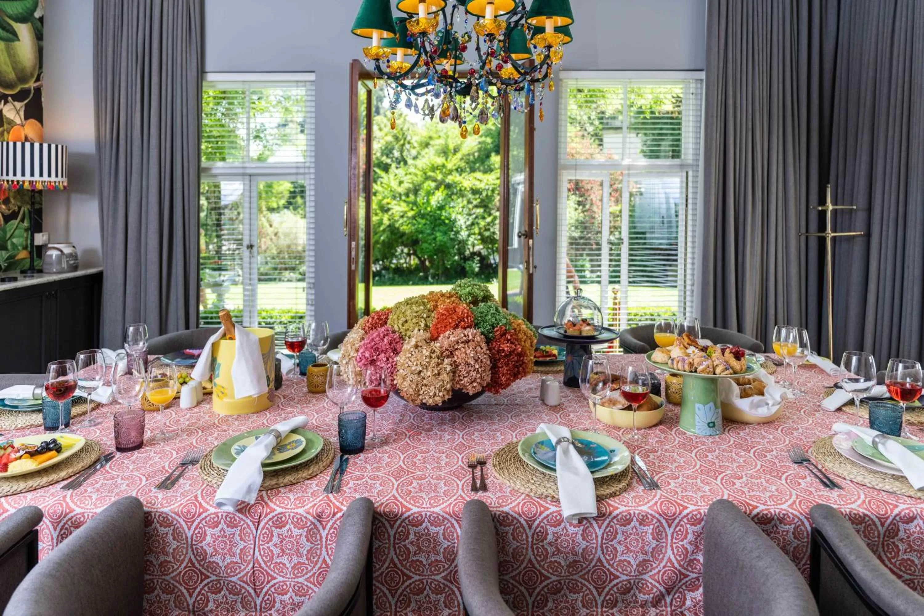 Restaurant/places to eat in Fairlawns Boutique Hotel & Spa