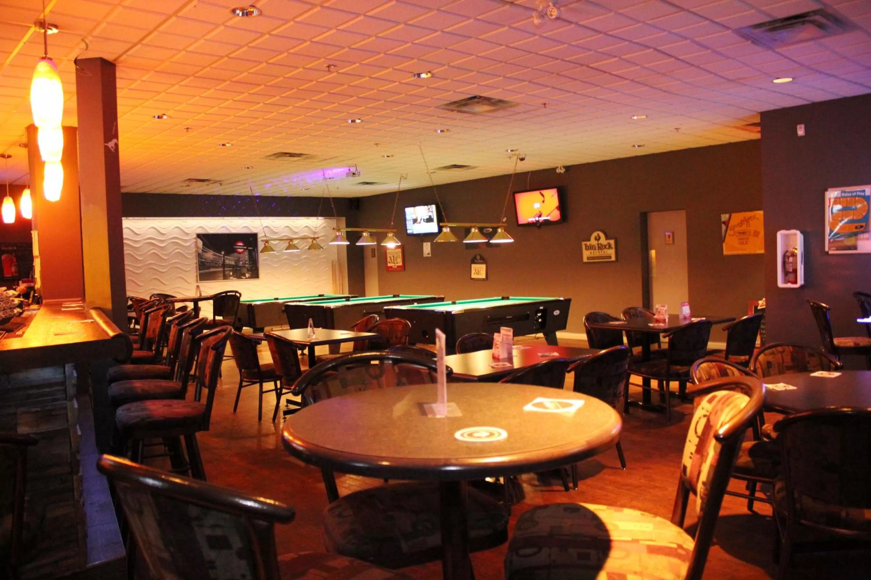 Lounge or bar in Ramada by Wyndham Edmonton South