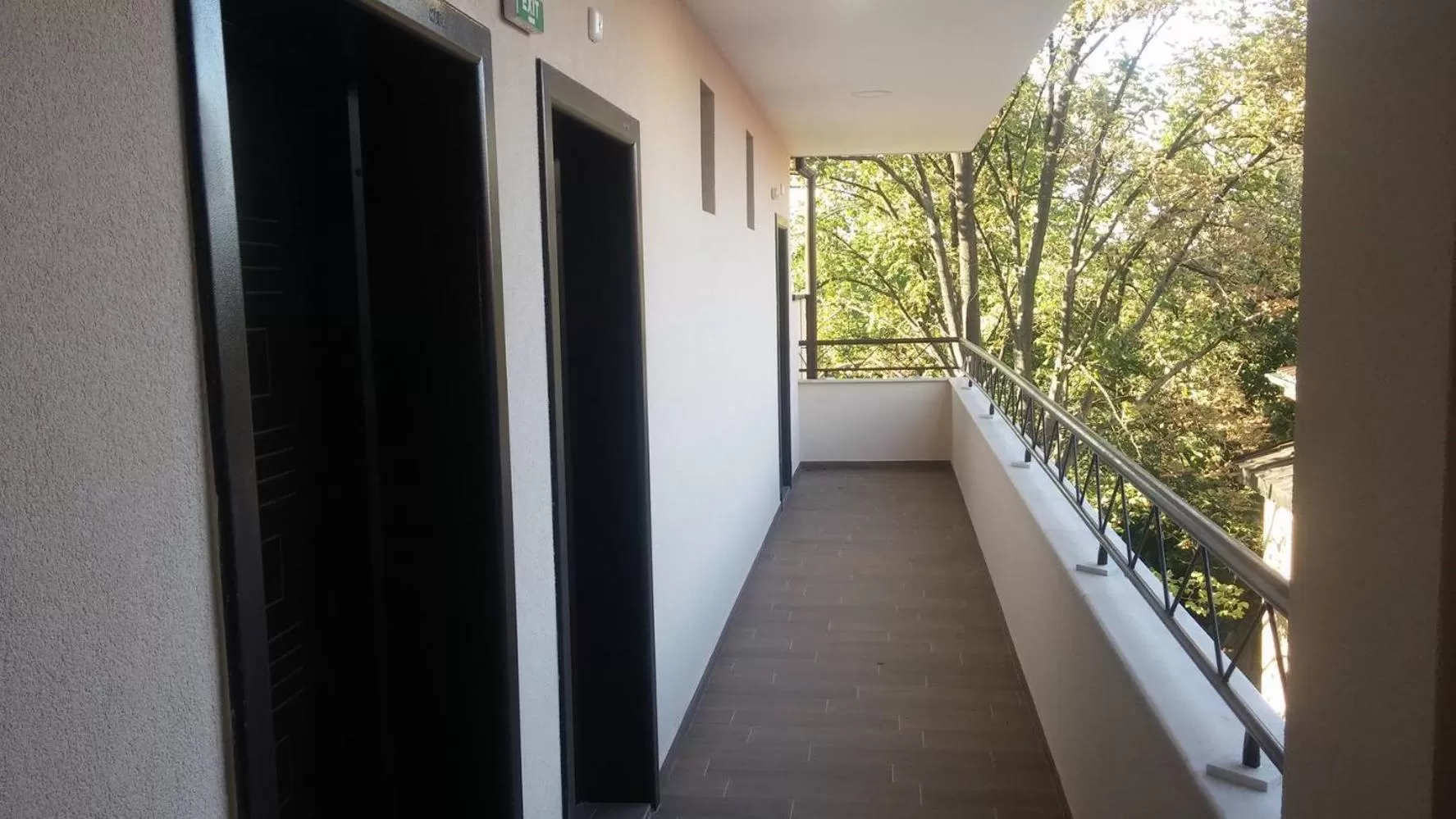 Balcony/Terrace in Complex Friends