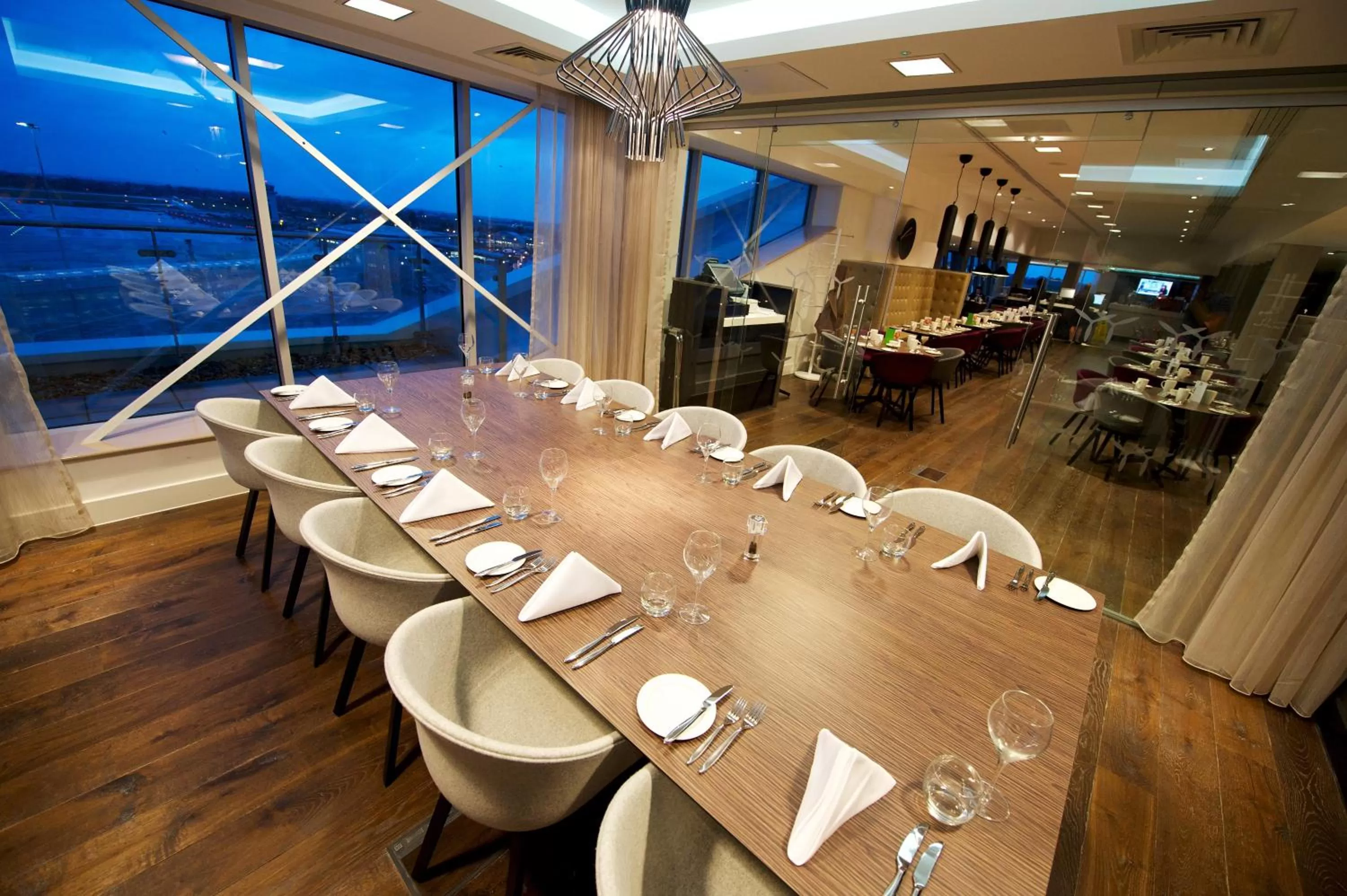 Restaurant/places to eat in Holiday Inn Southend by IHG