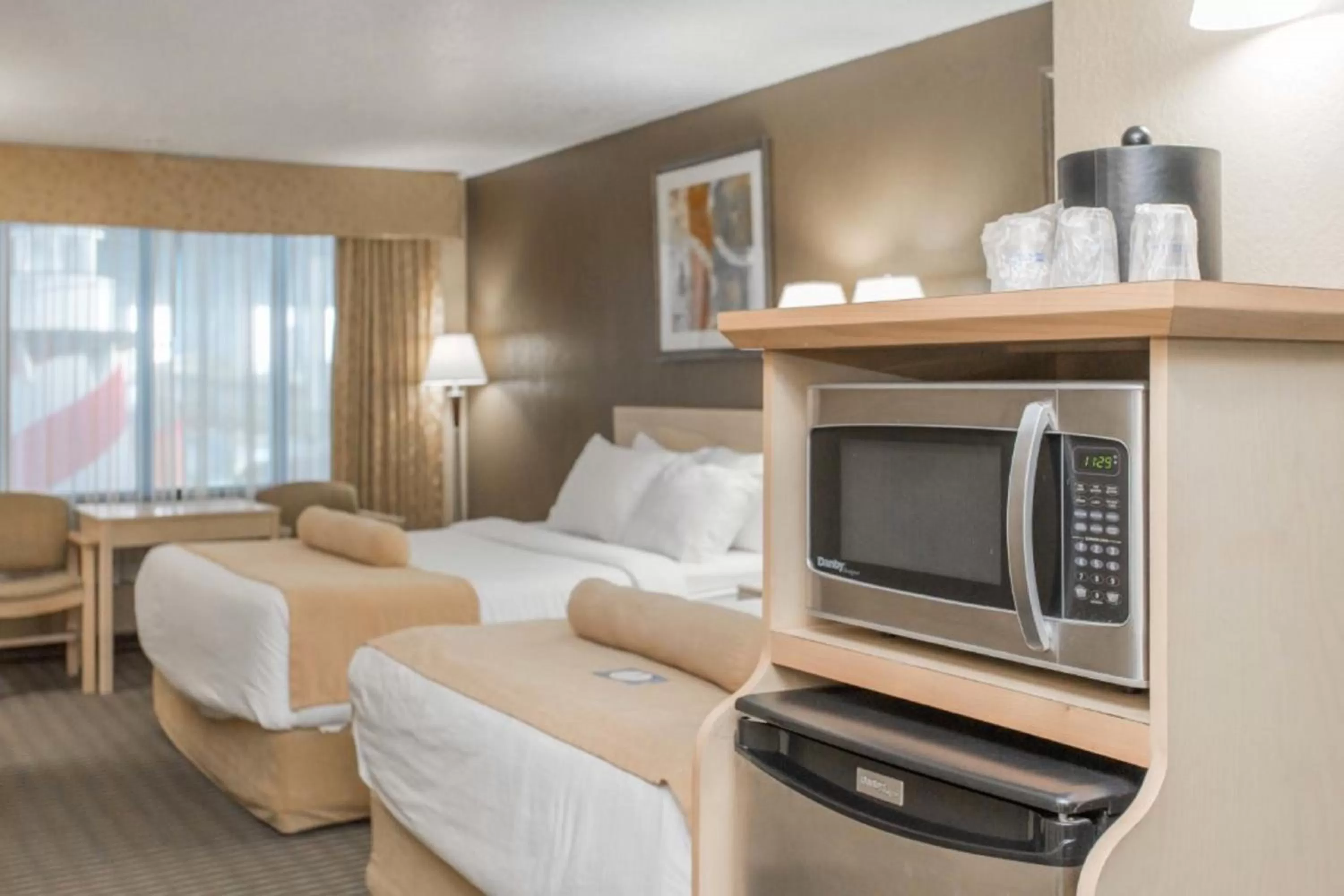 Bedroom, Bed in Seven Oaks Hotel Regina