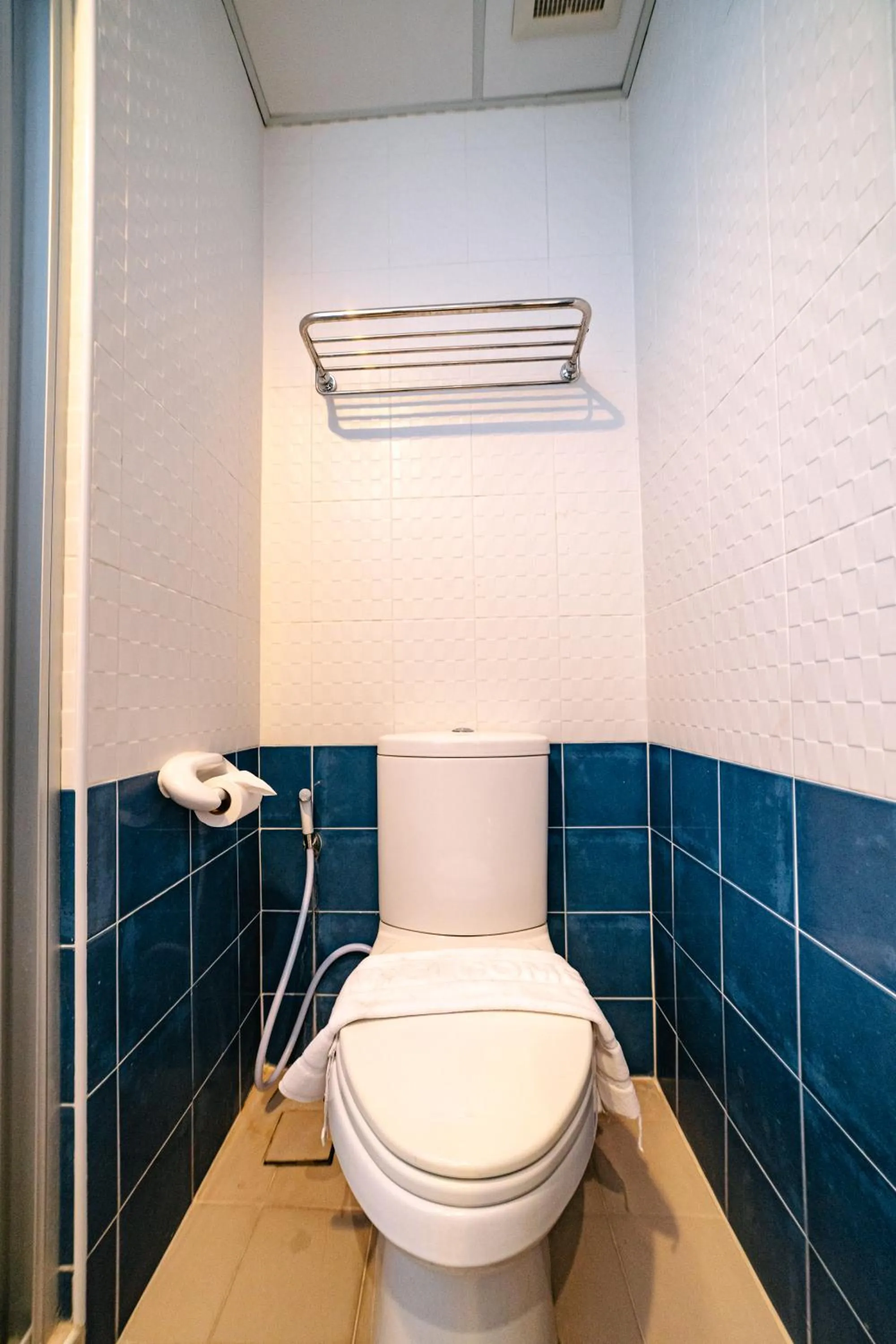 Toilet in Ratana Hotel Sakdidet, PHUKET TOWN