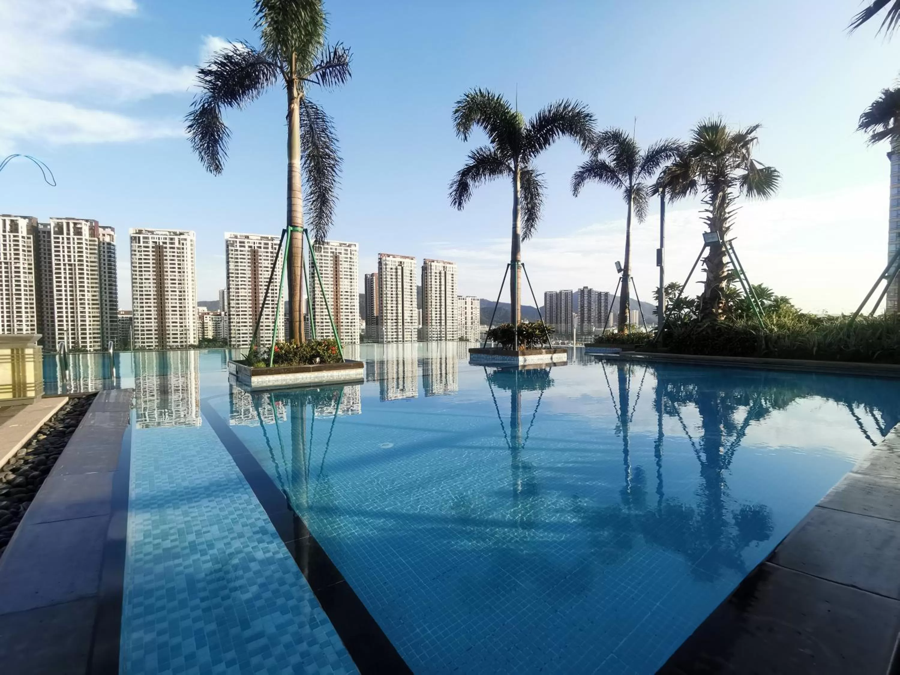 Swimming pool in Hyatt Place Zhuhai Jinshi