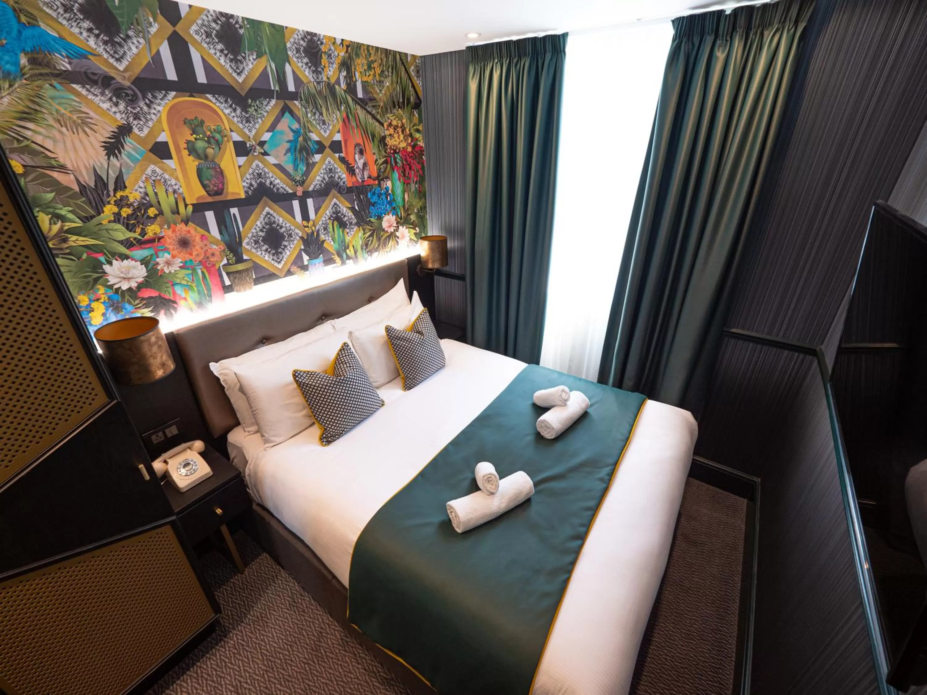 Bed in Hyde Park Green