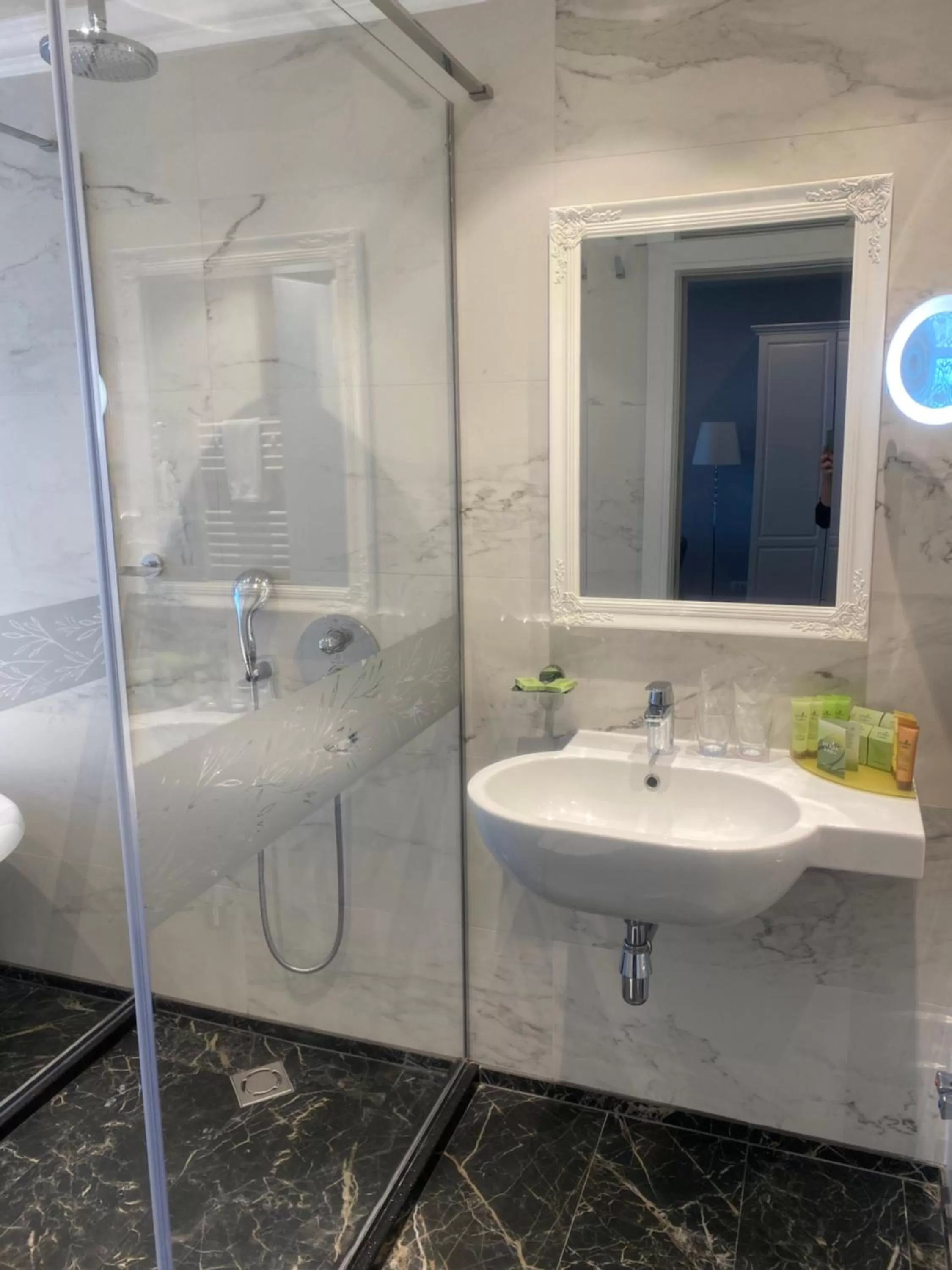 Bathroom in Hotel Residence Promenade