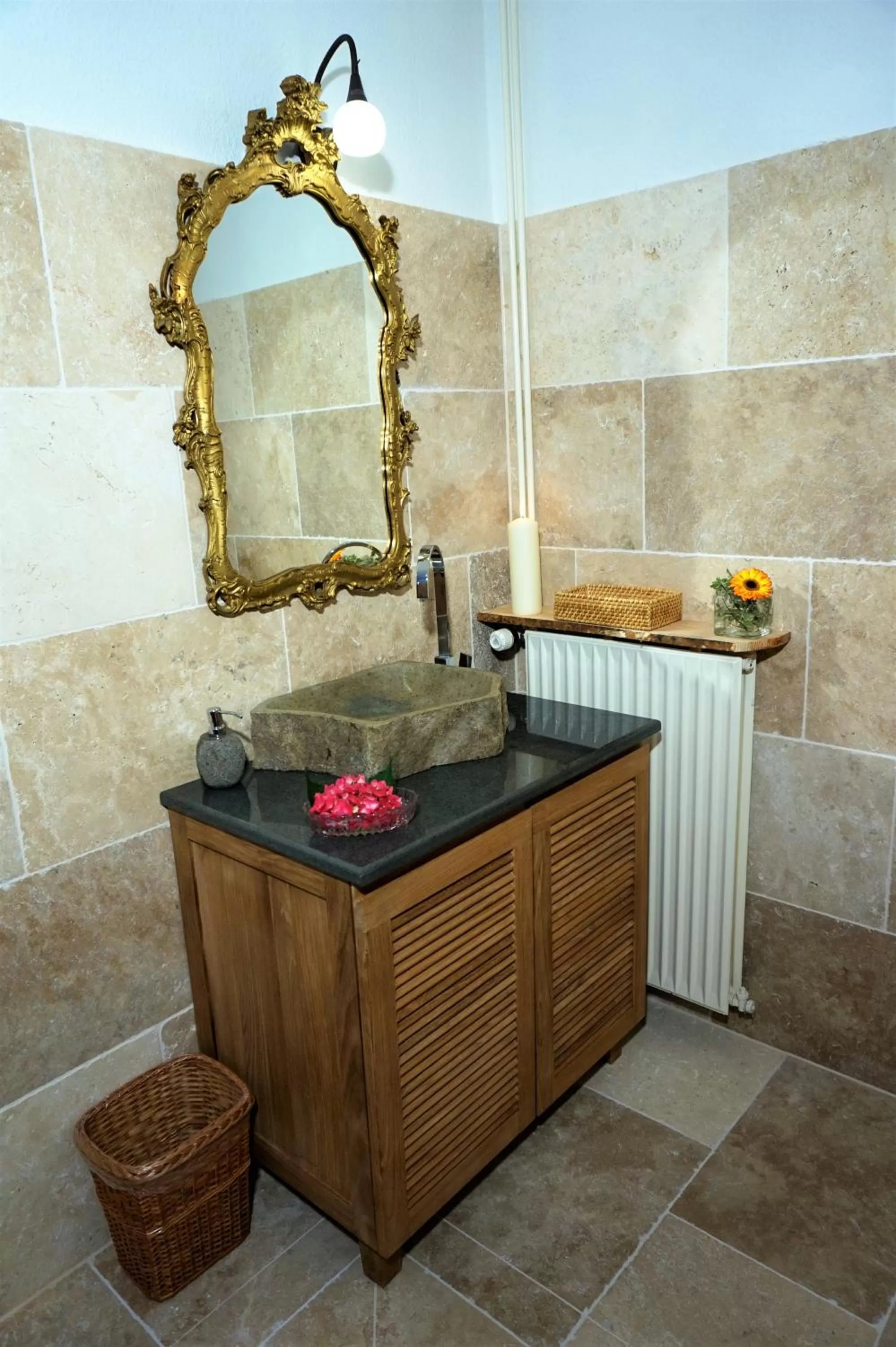 Toilet in Hotel Holsteinische Schweiz am Dieksee