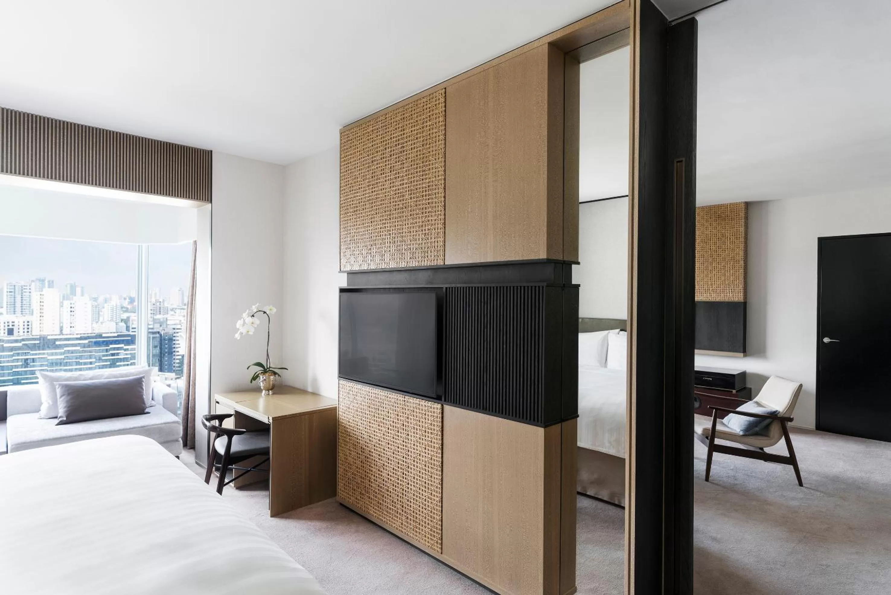 Day, Bed in Shangri-La Singapore