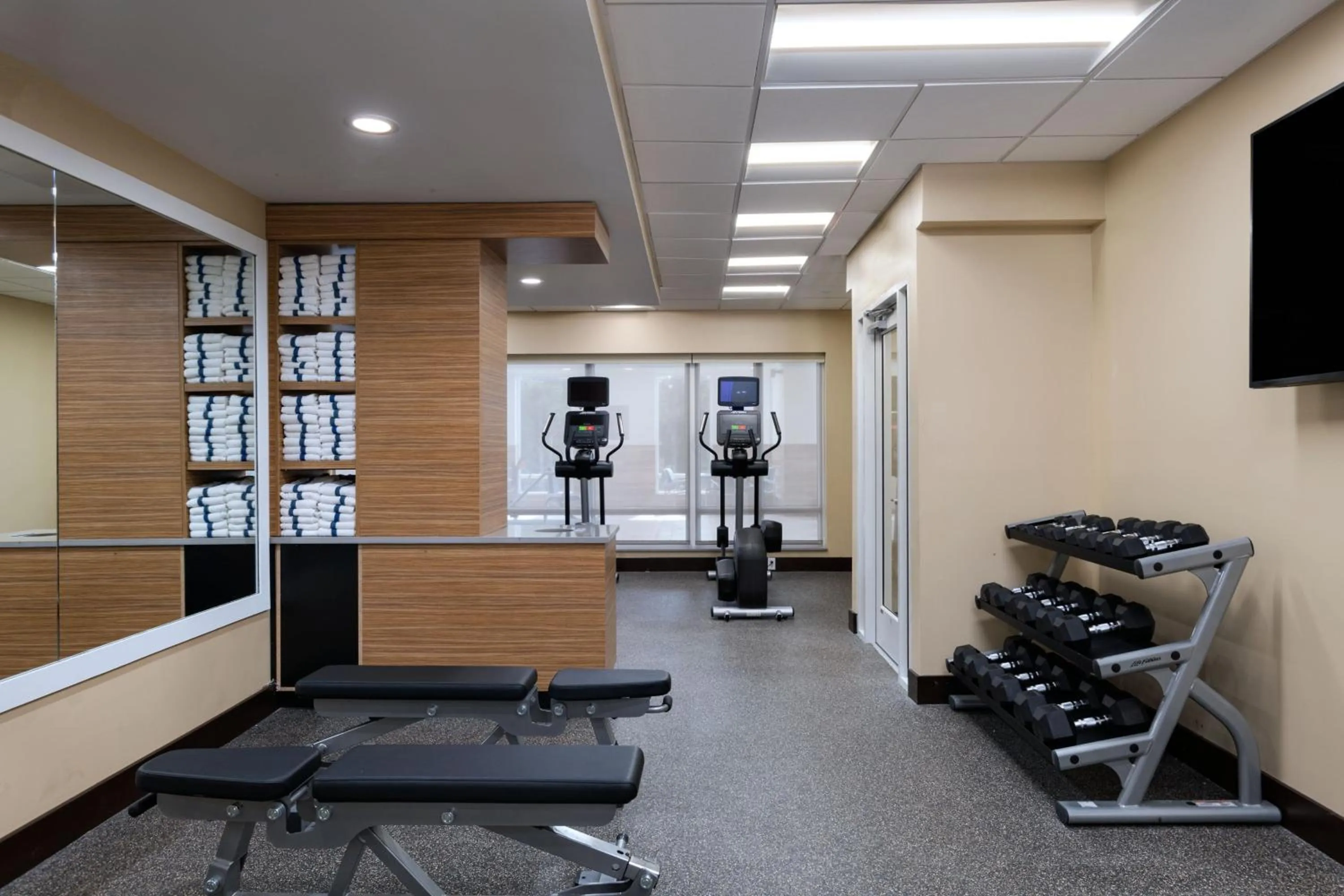 Fitness centre/facilities in TownePlace Suites by Marriott Edgewood Aberdeen