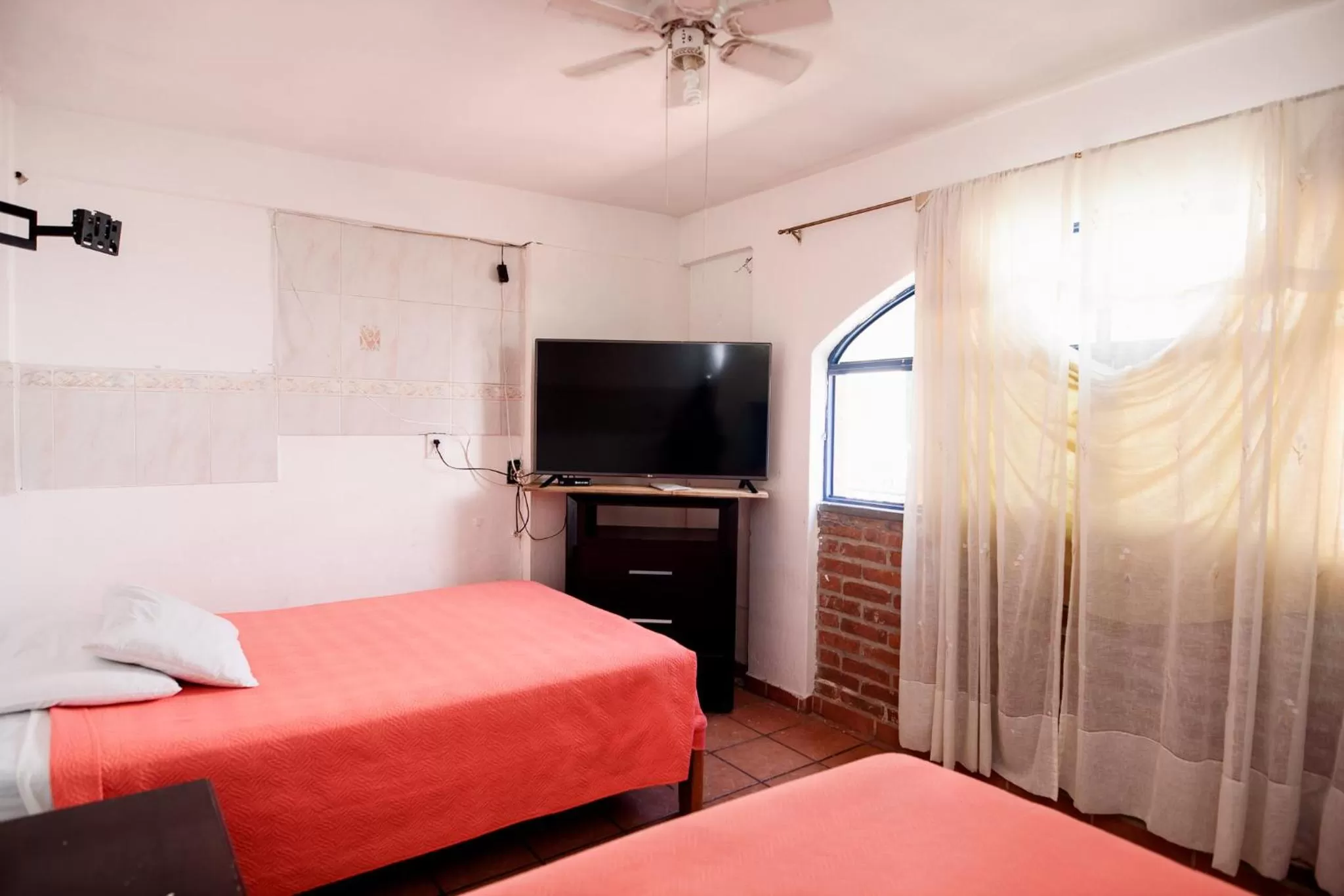 TV and multimedia, Bed in Hotel María Elena