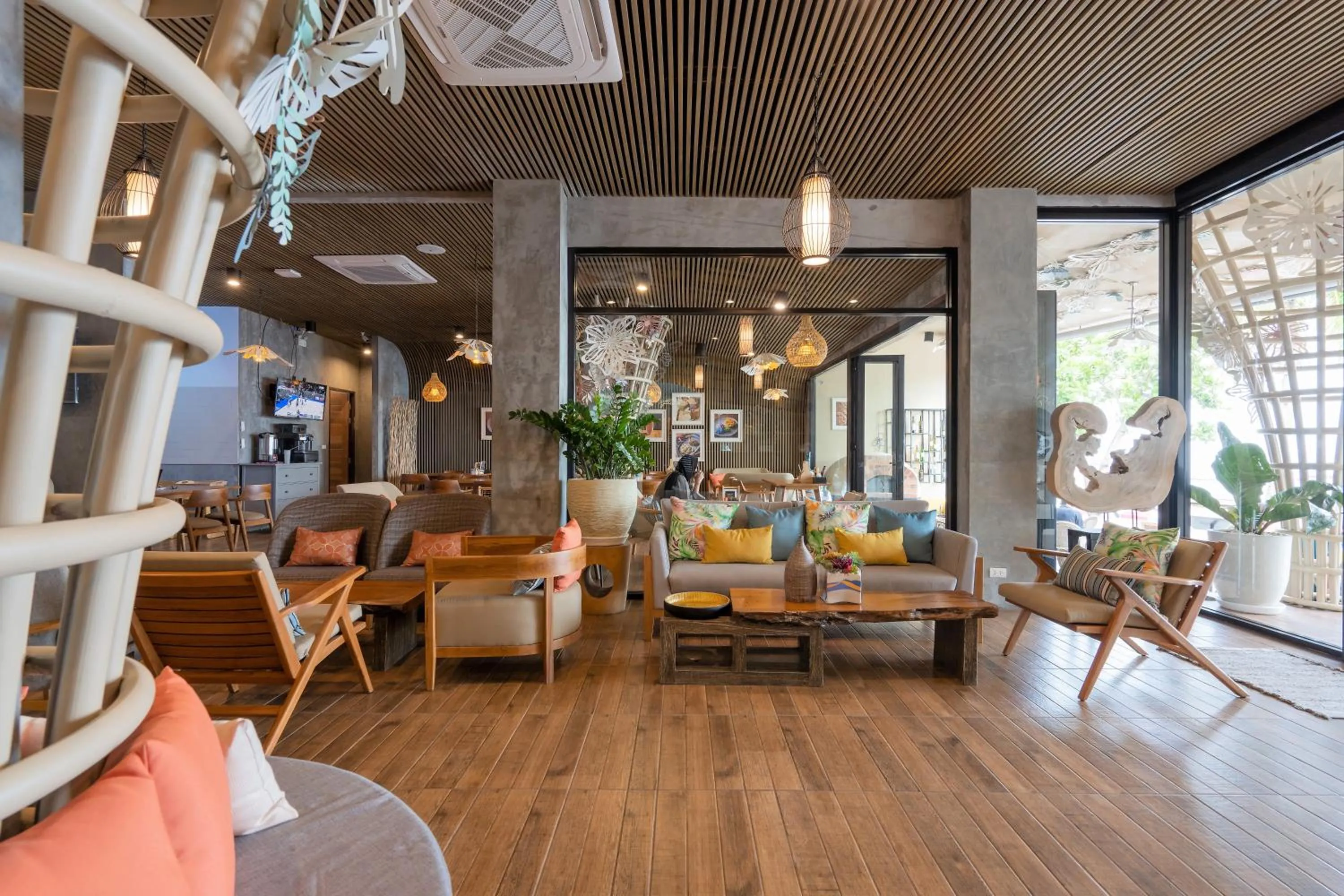 Restaurant/places to eat in Patong Signature Boutique Hotel