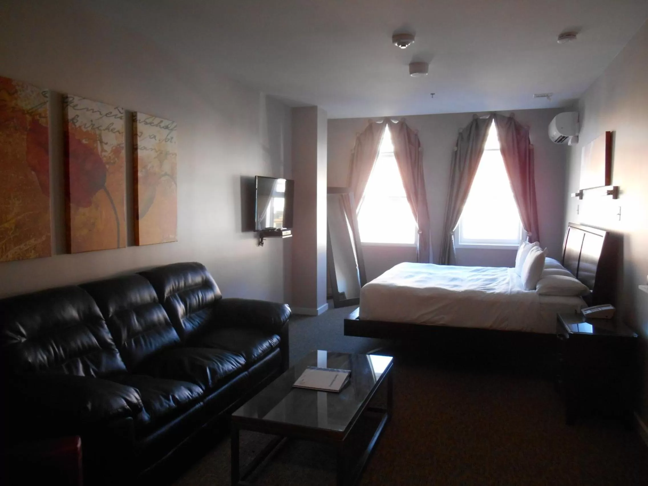 Bedroom, Bed in Century Casino & Hotel Cripple Creek