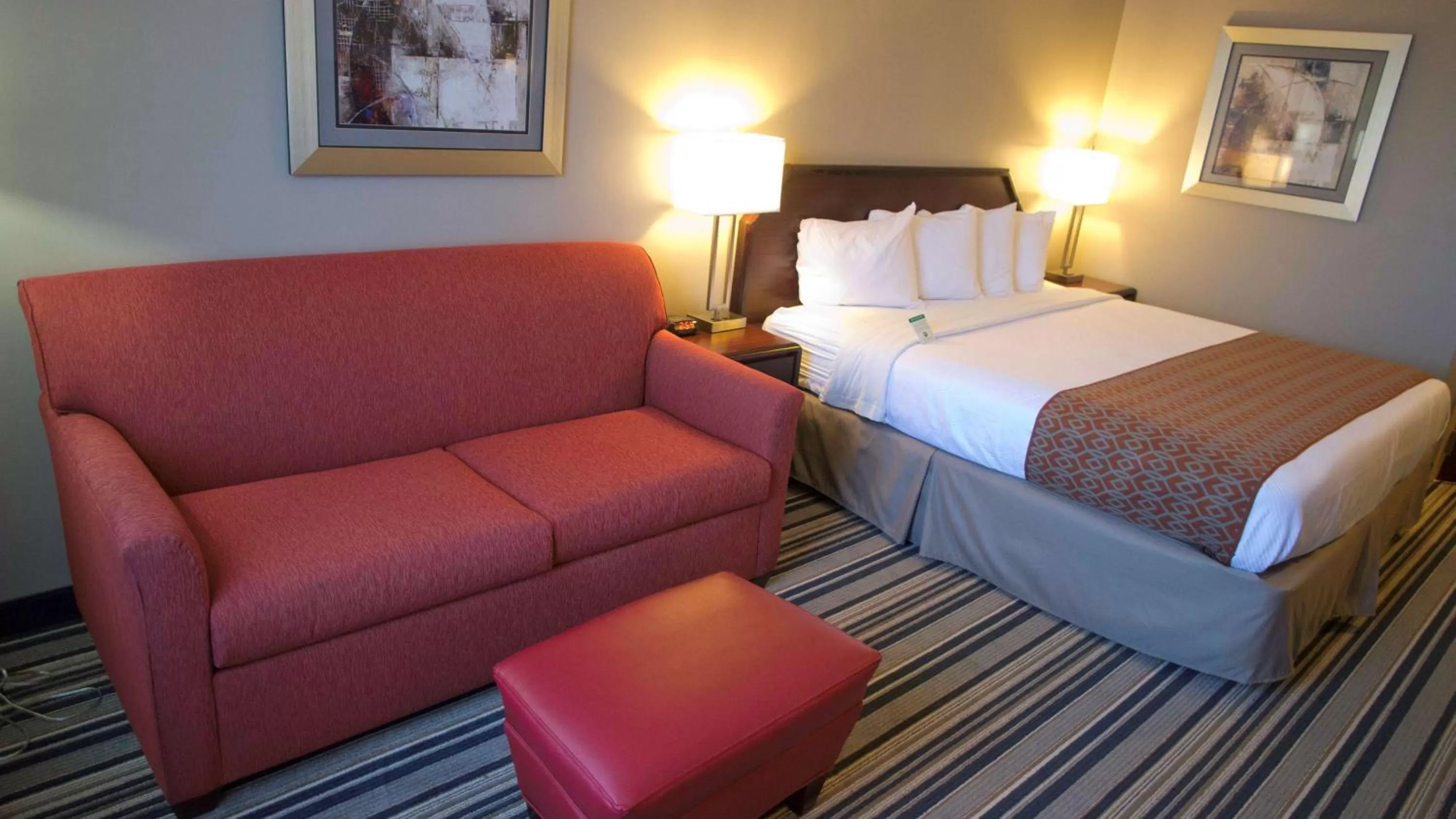 Photo of the whole room in Best Western Harrisburg Hershey