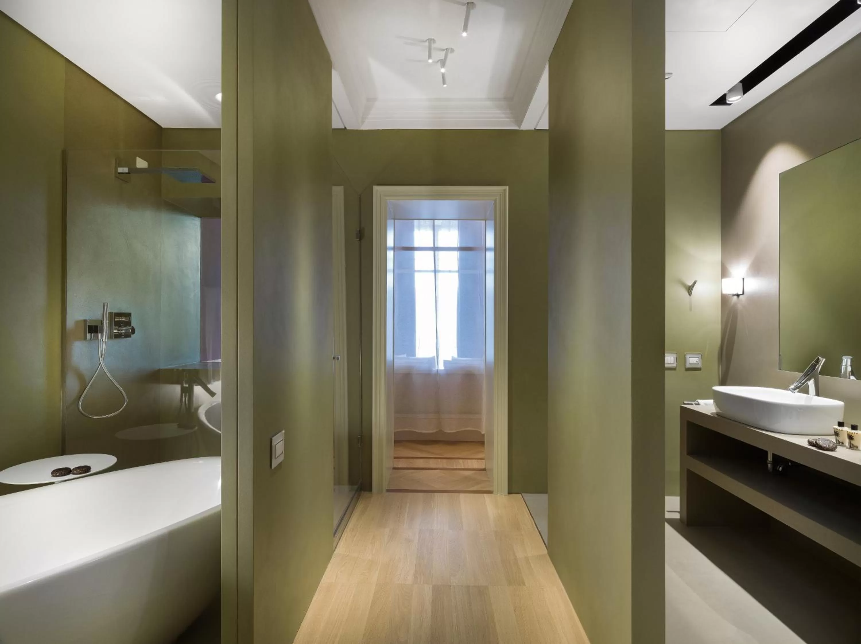 Shower in The Glamore Milano Duomo