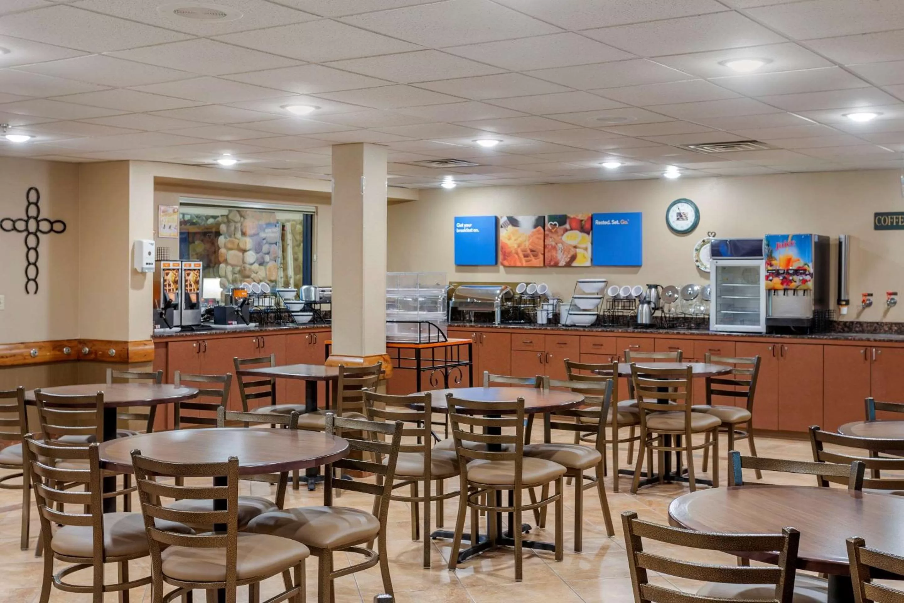 Restaurant/places to eat in Comfort Inn & Suites Branson Meadows