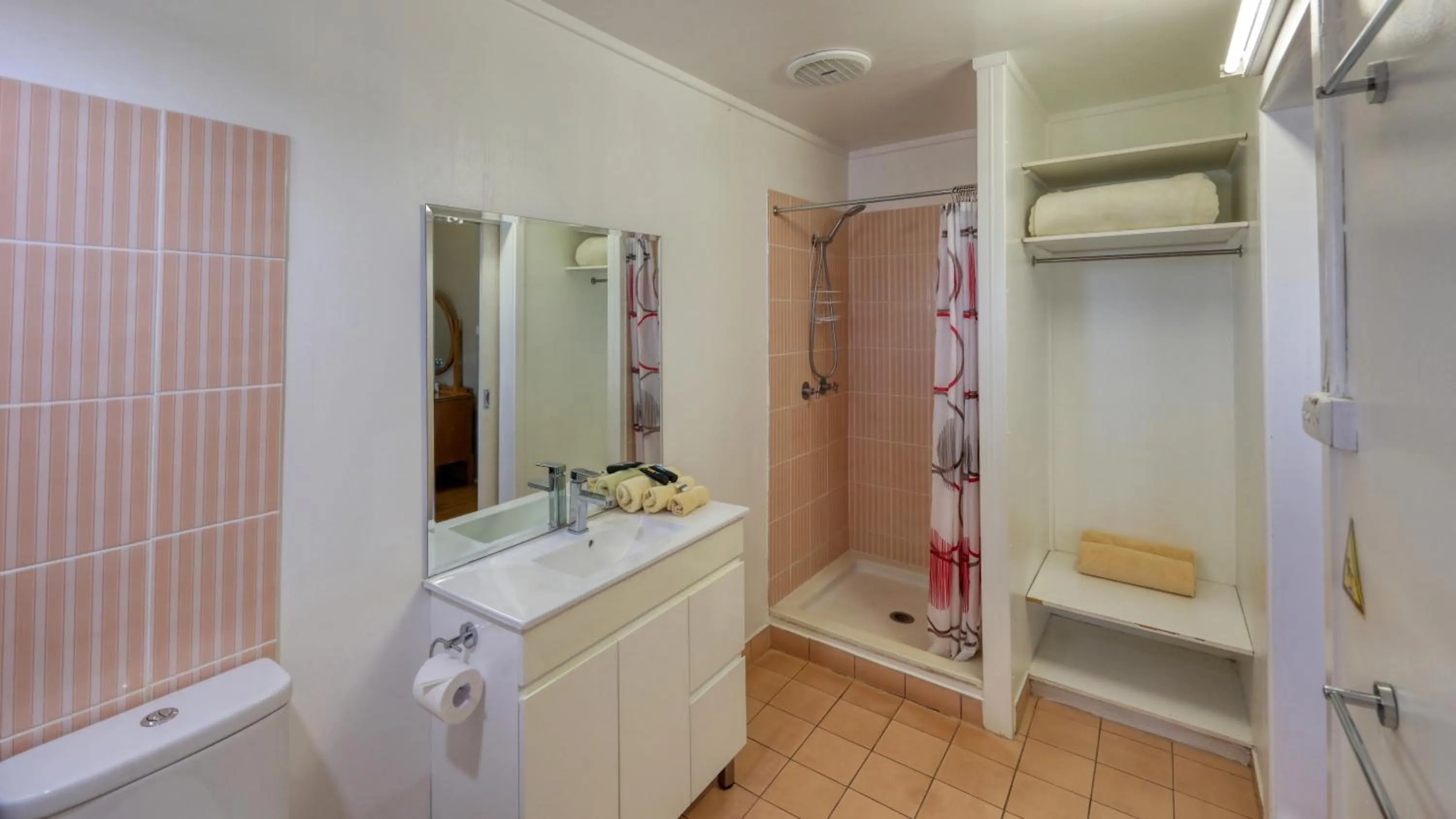 Shower in Hotel Corones