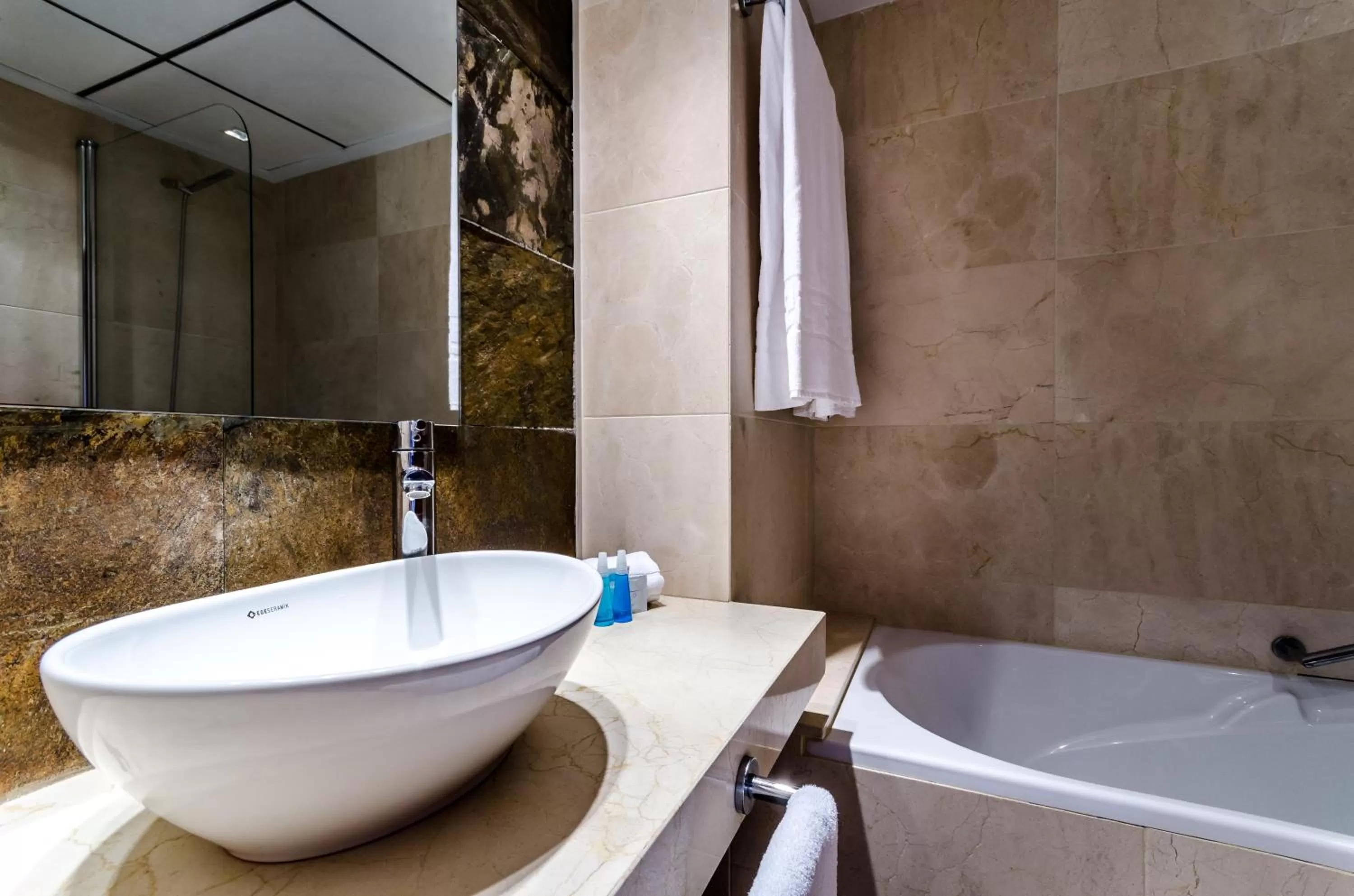 Shower in El Plantío Golf Resort