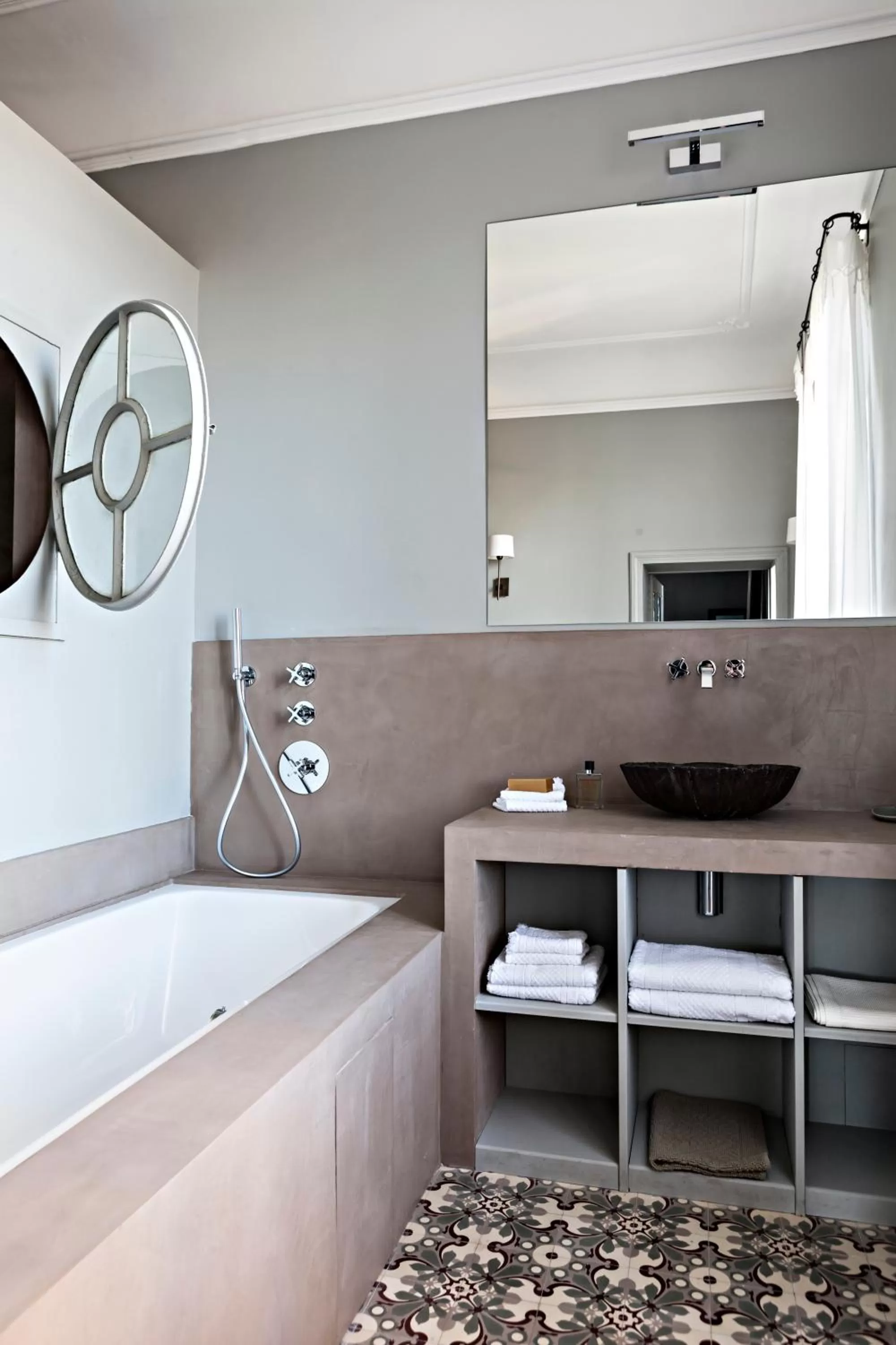 Bathroom, Bed in La Divine Comédie-Suites Deluxe