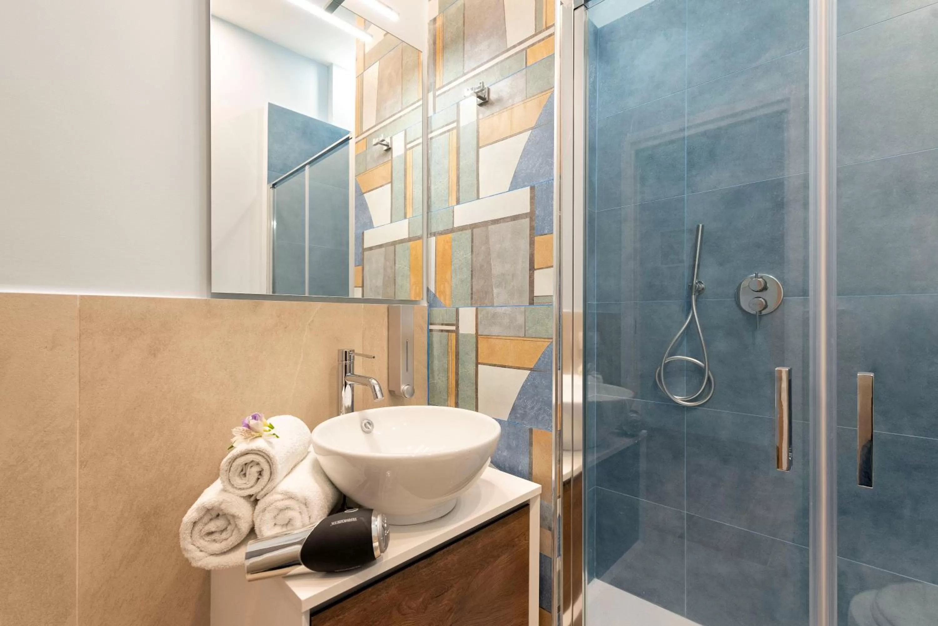 Bathroom in RomeCookSea Guest House