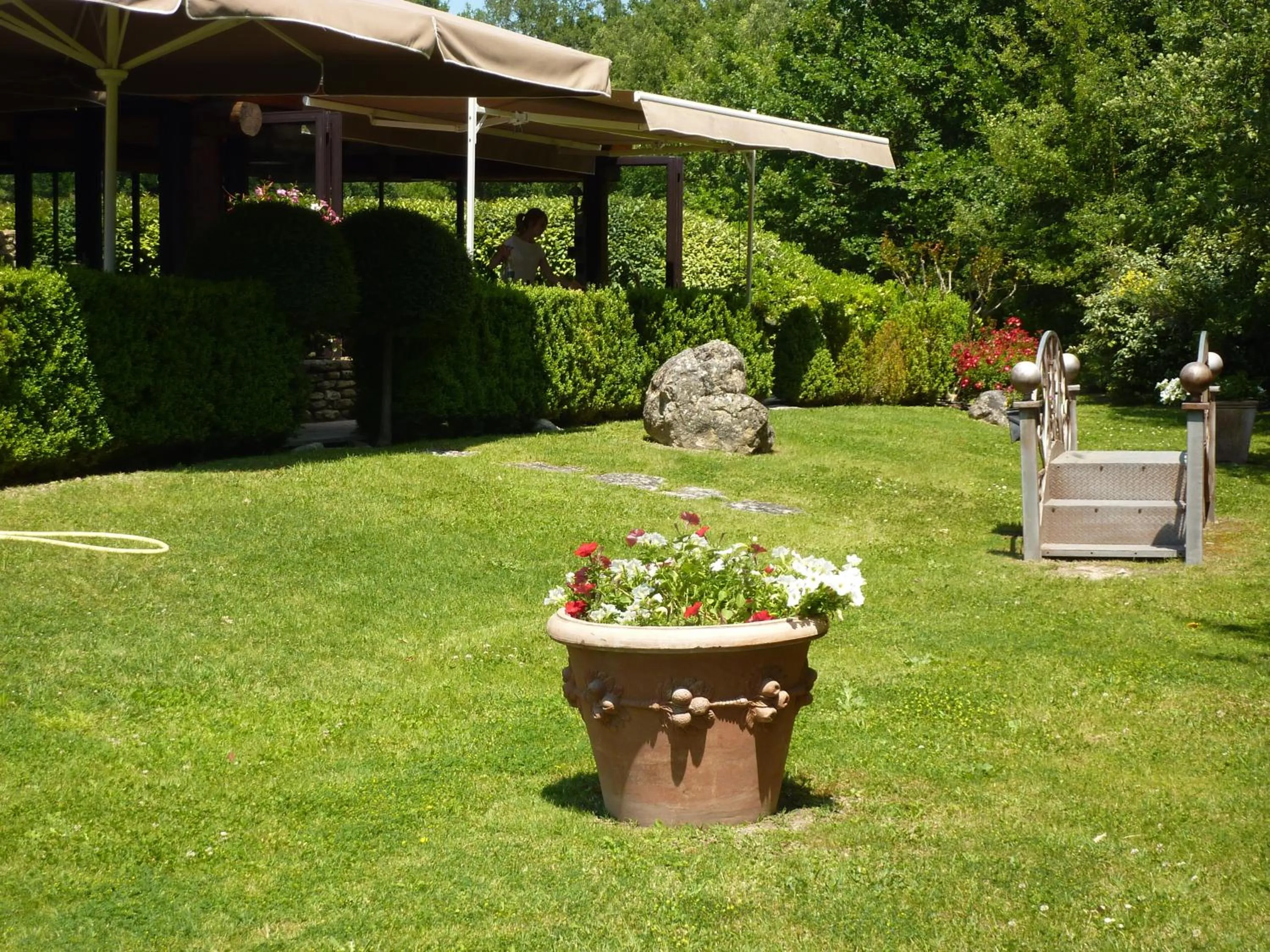 Restaurant/places to eat in Mas De La Senancole & Spa