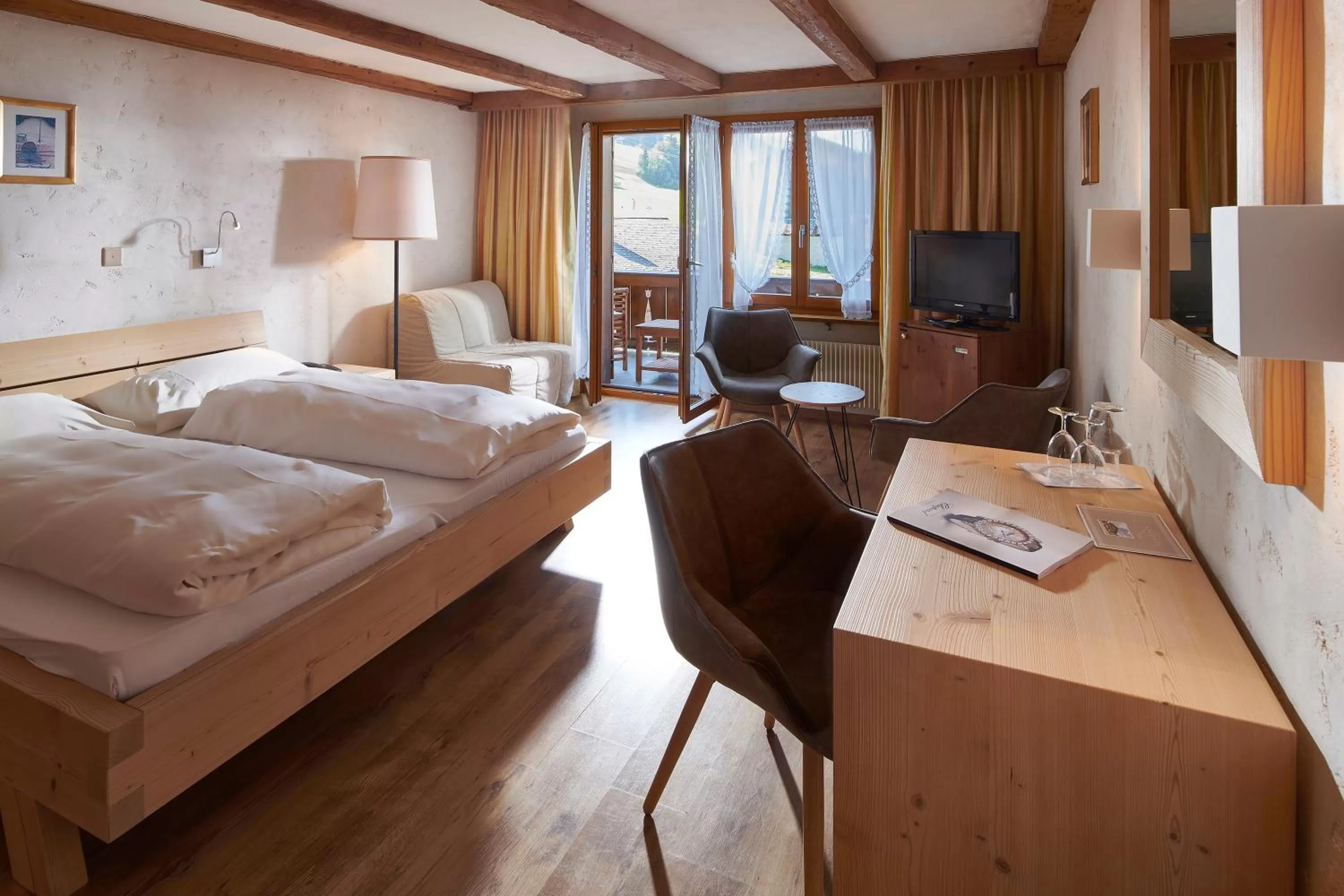 Other, Bed in Hotel Alphorn