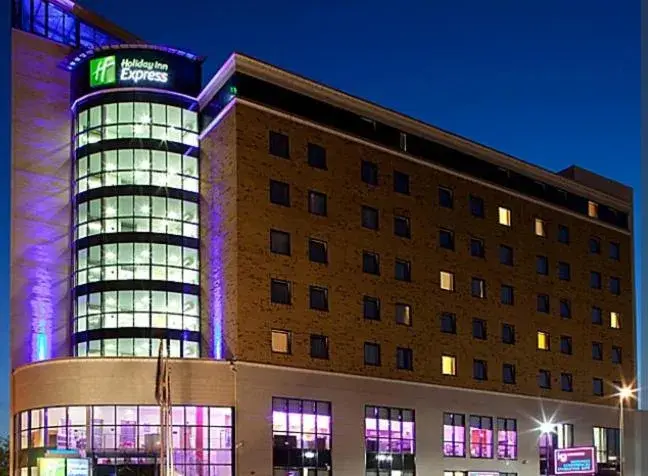 Holiday Inn Express London - Newbury Park, an IHG Hotel Holiday Inn Express London - Newbury Park, an IHG Hotel