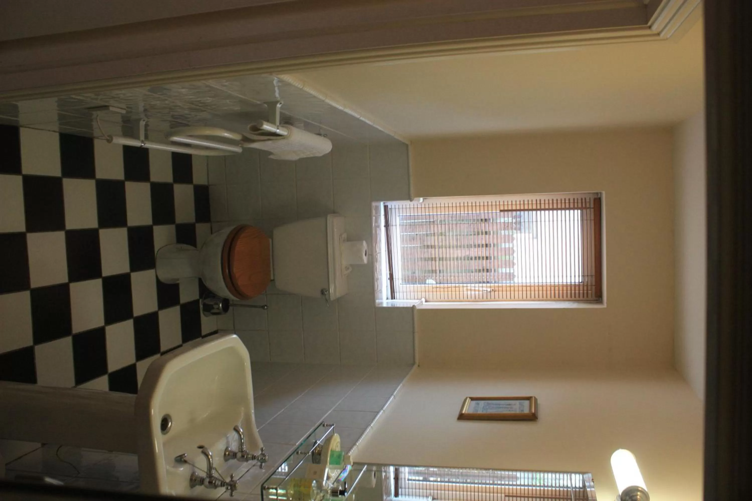 Bathroom in Boffin Lodge Guest House