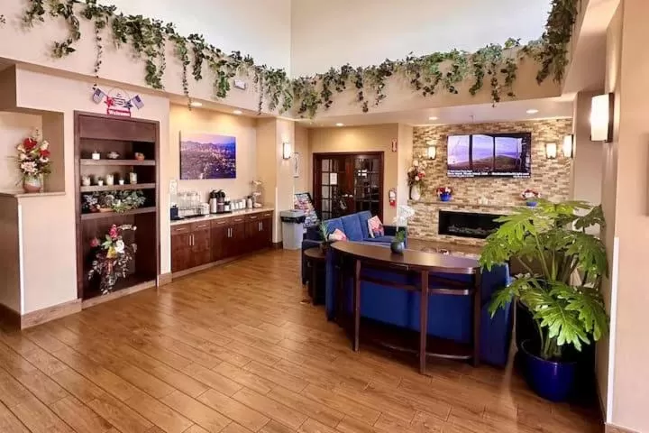 Lobby or reception in Baymont by Wyndham Phoenix North