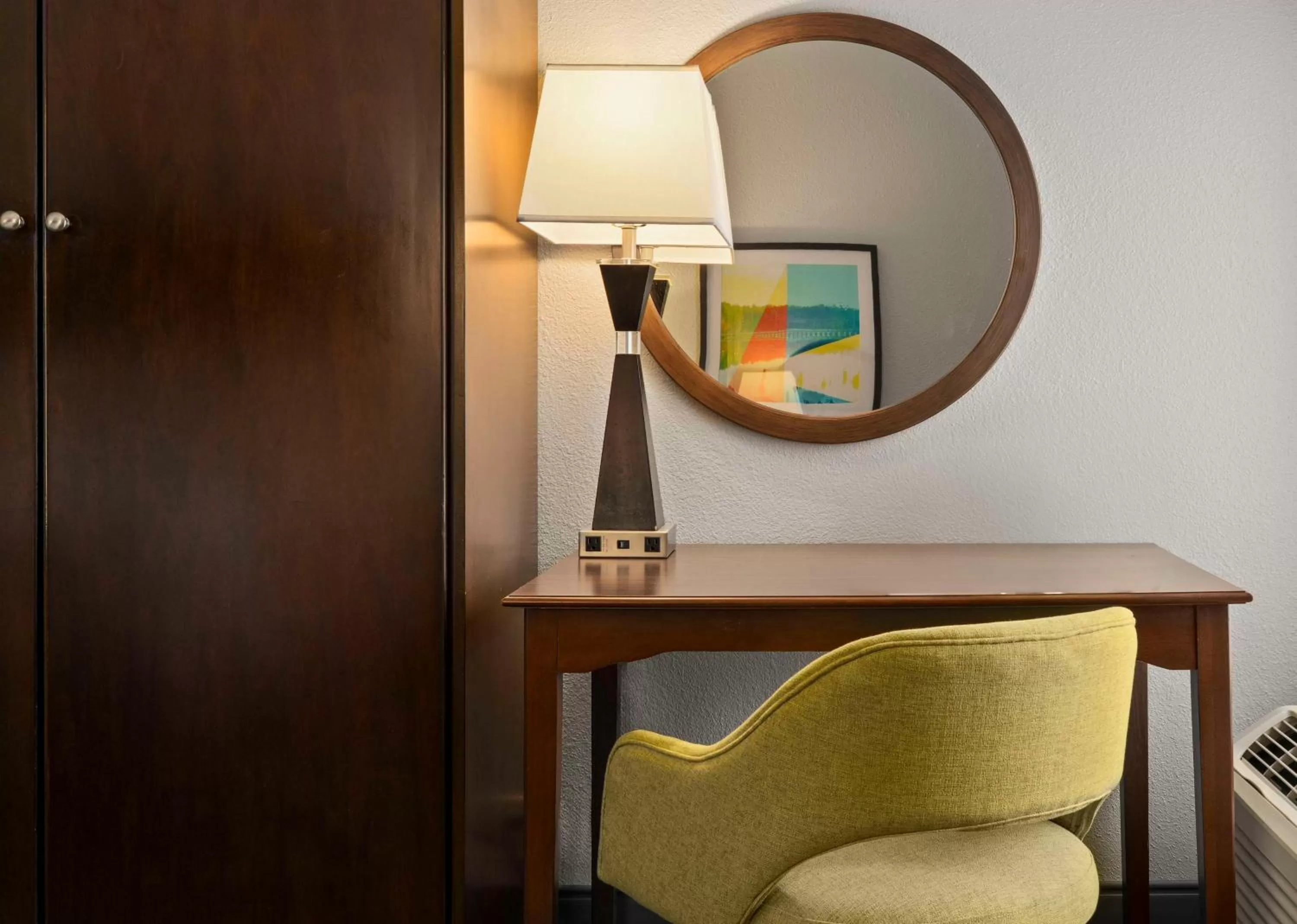 Bedroom in Hampton Inn & Suites Newport News-Airport - Oyster Point Area