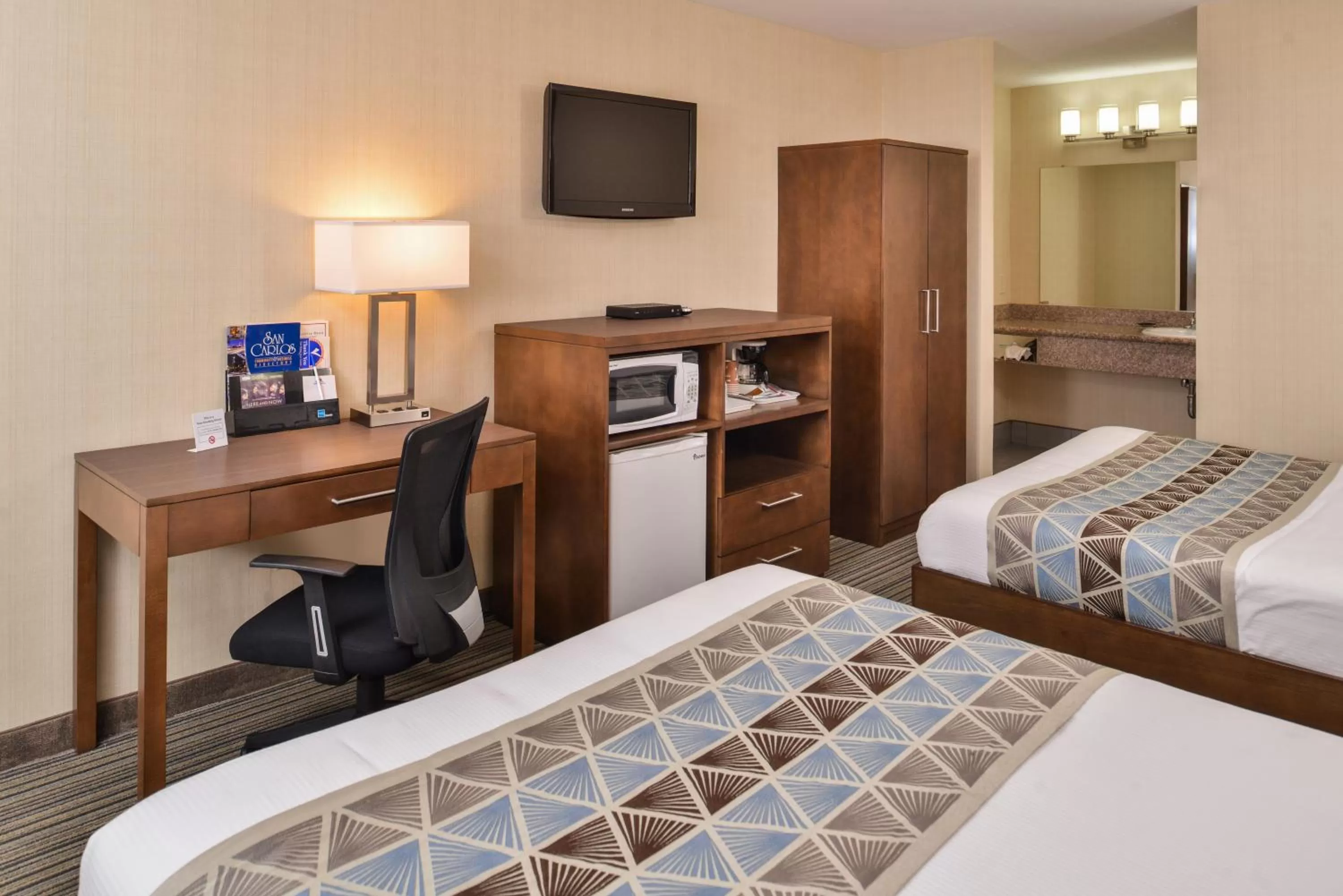 Bedroom, Bed in Good Living Inn