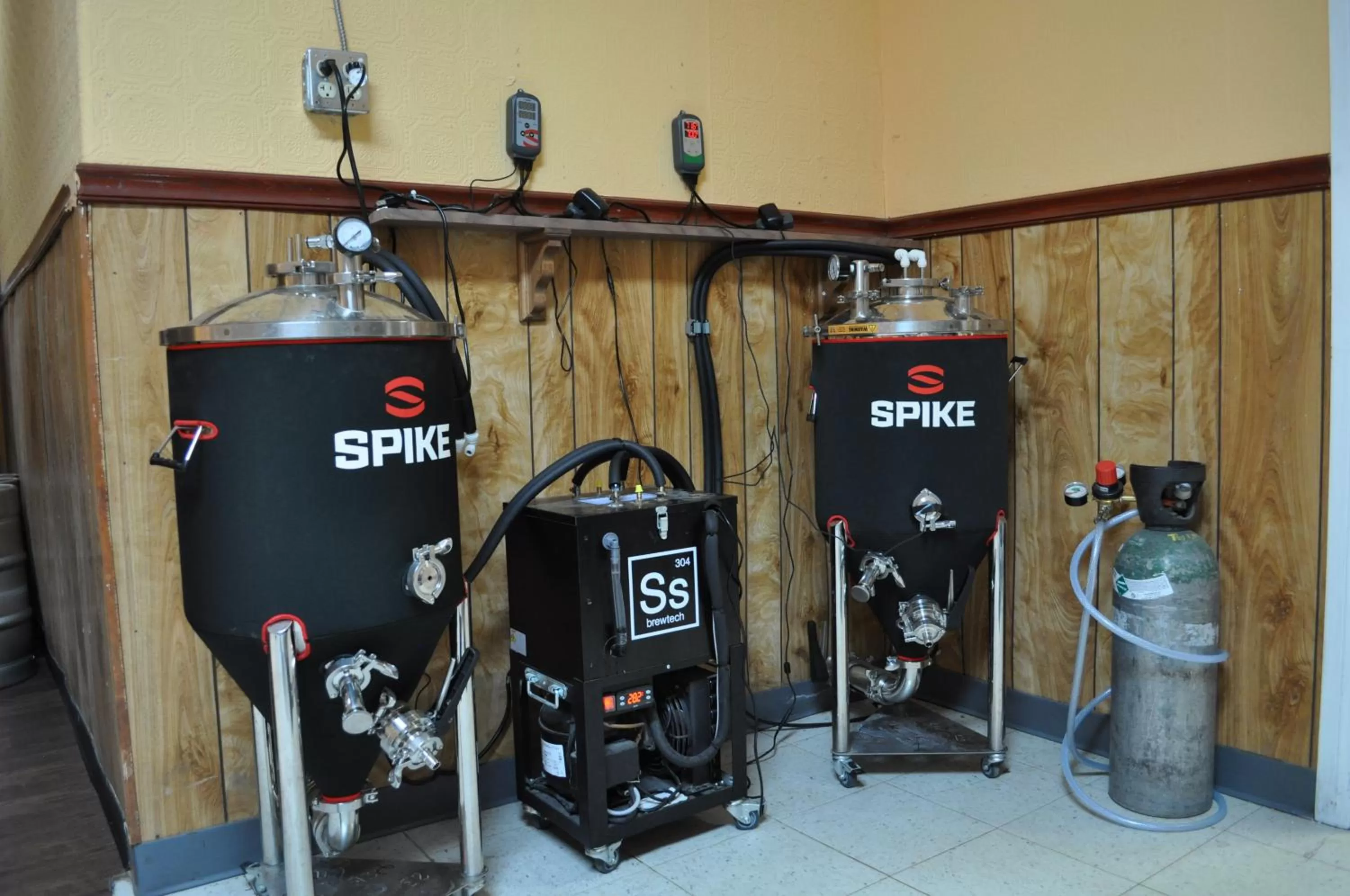 Restaurant/places to eat in K7 Bed and Breakfast