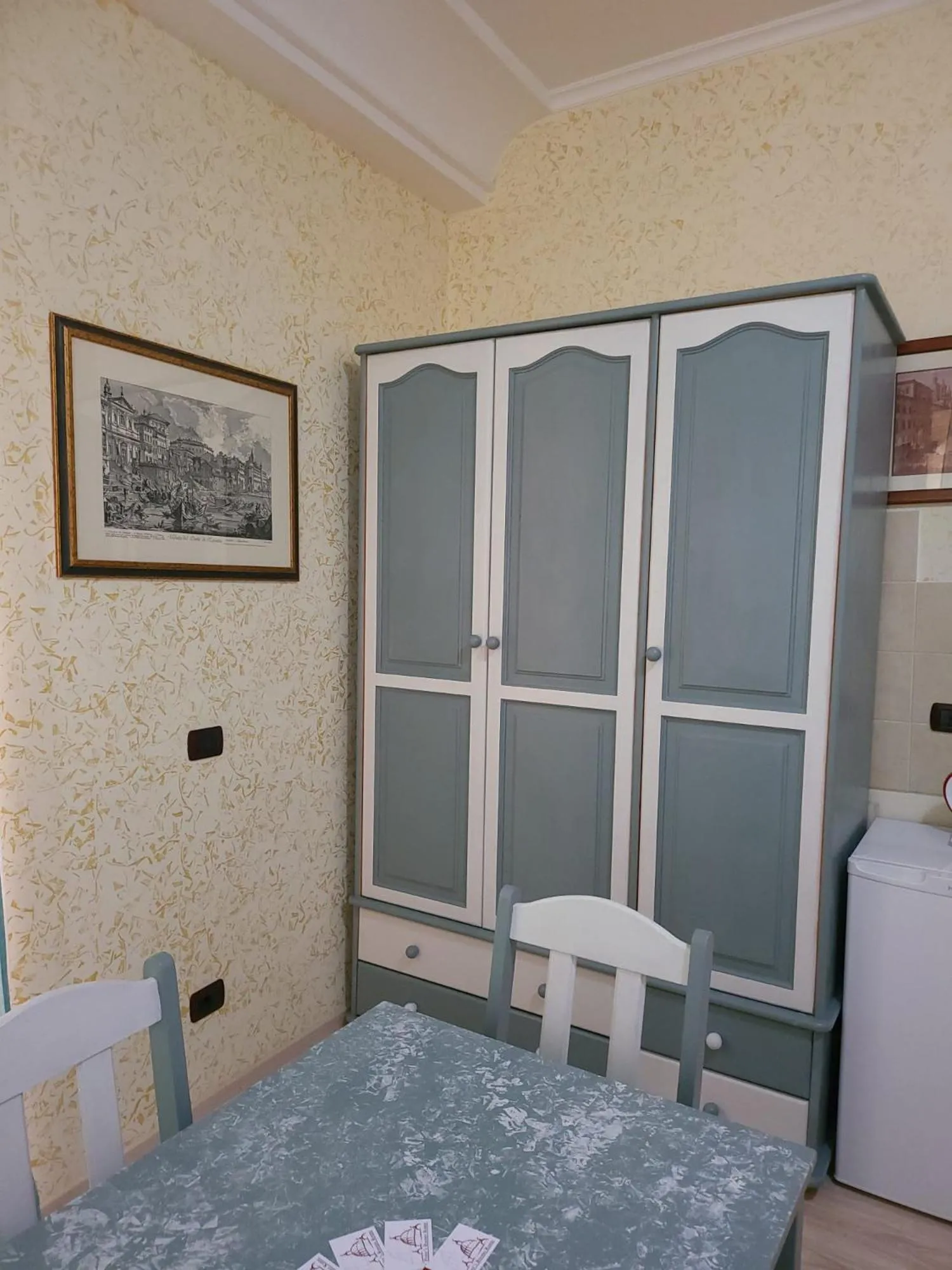 Bed in St. Peter's Rooms Rome