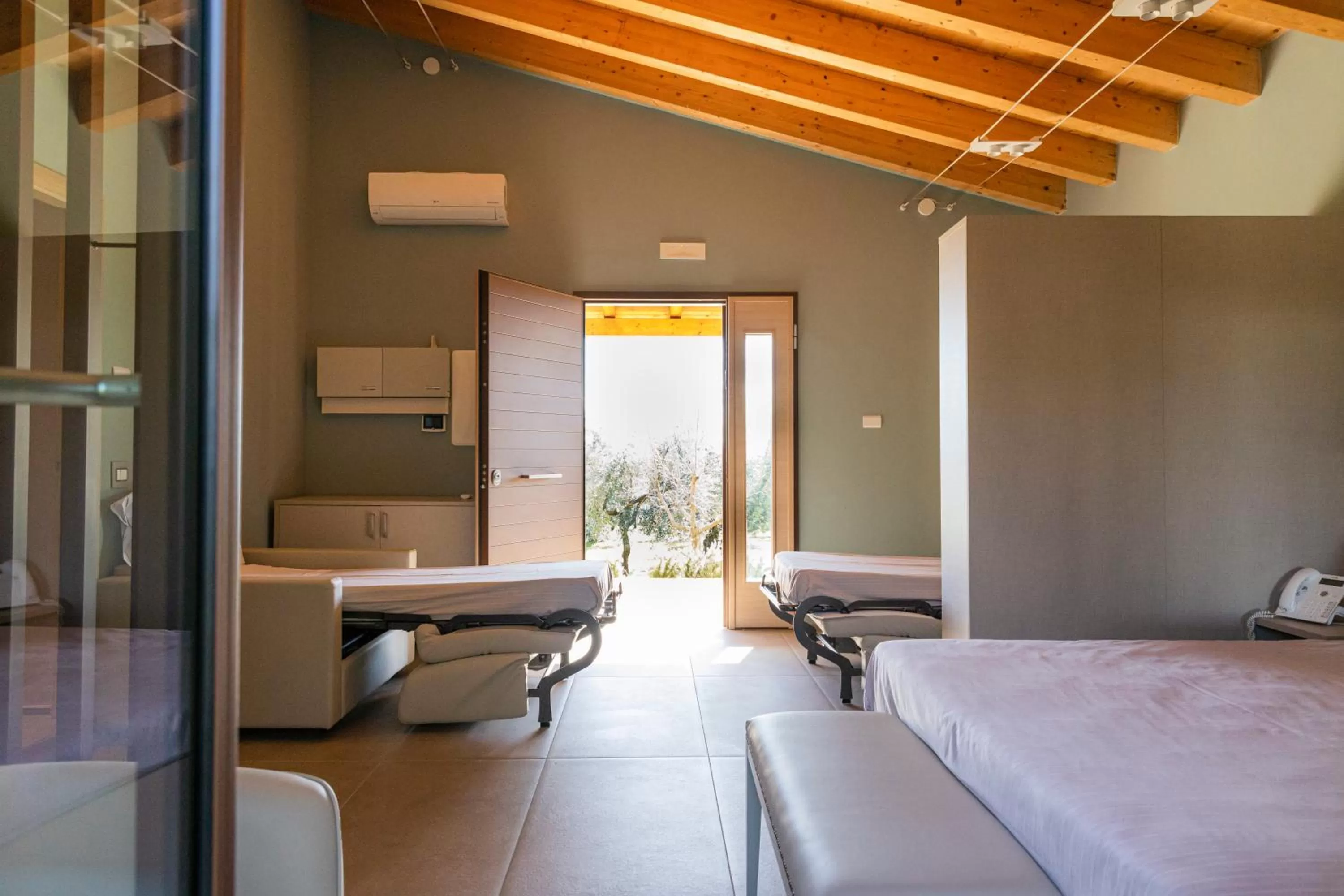 Bed in Antico Borgo Molino 7cento vicino ai Giardini di Ninfa