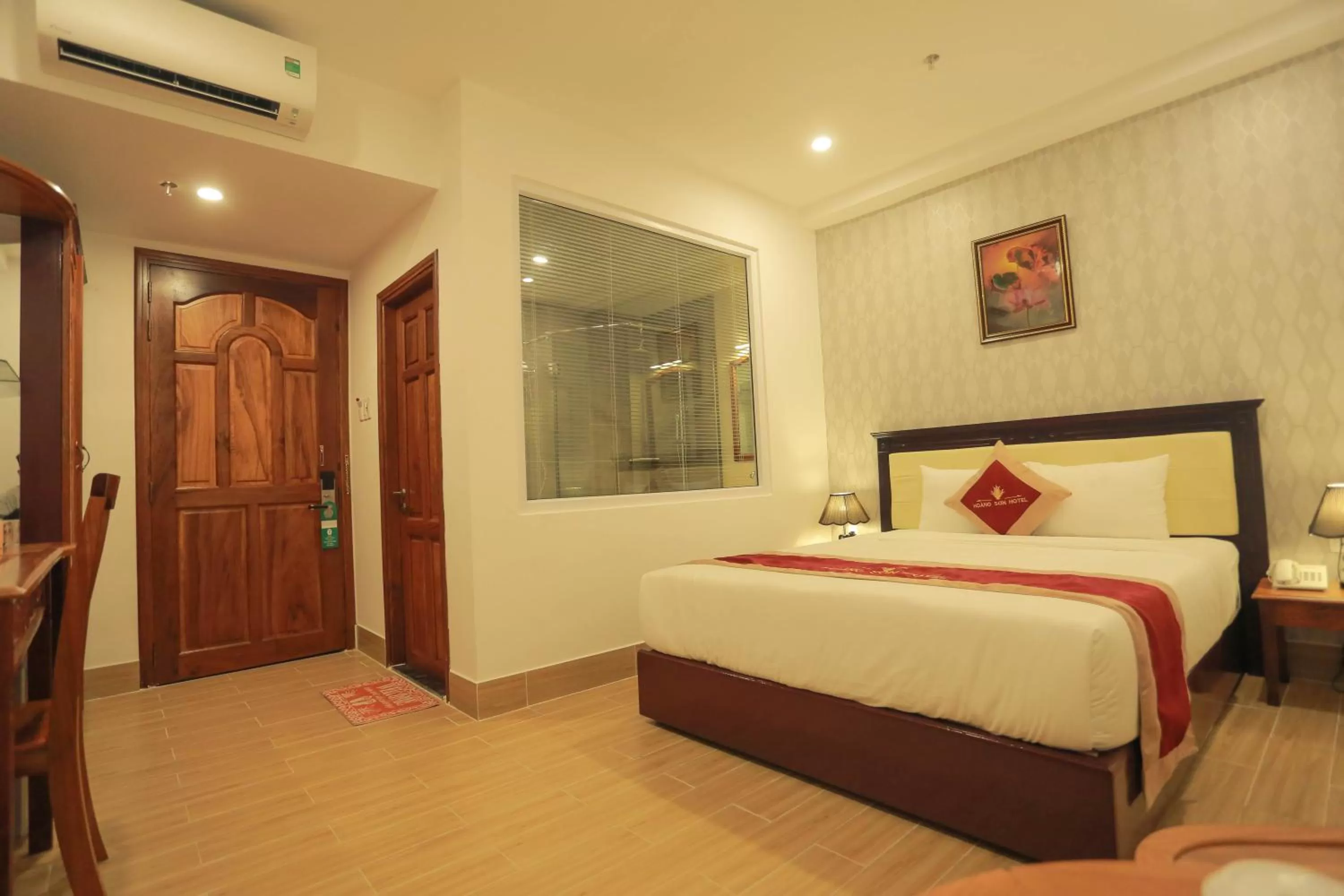 Photo of the whole room, Bed in Hoang Son Hotel - Can Tho