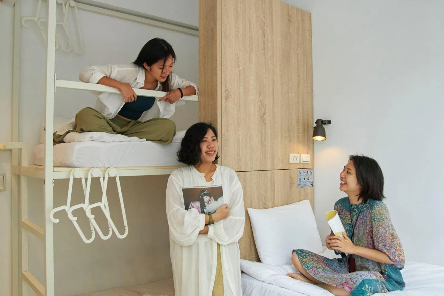 People, Bed in OwlStay Flip Flop Hostel - Garden