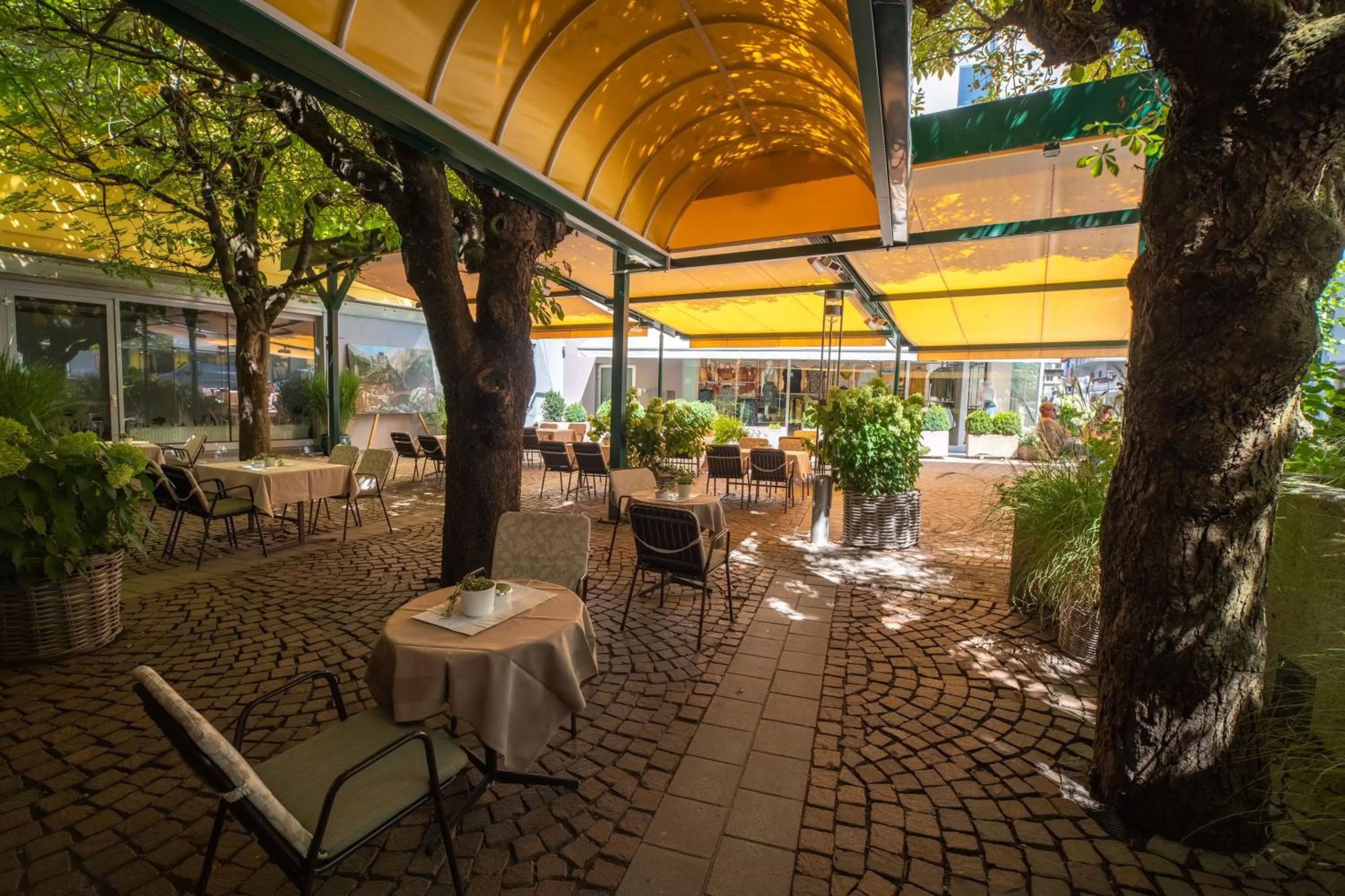 Patio in Hotel Schrofenstein