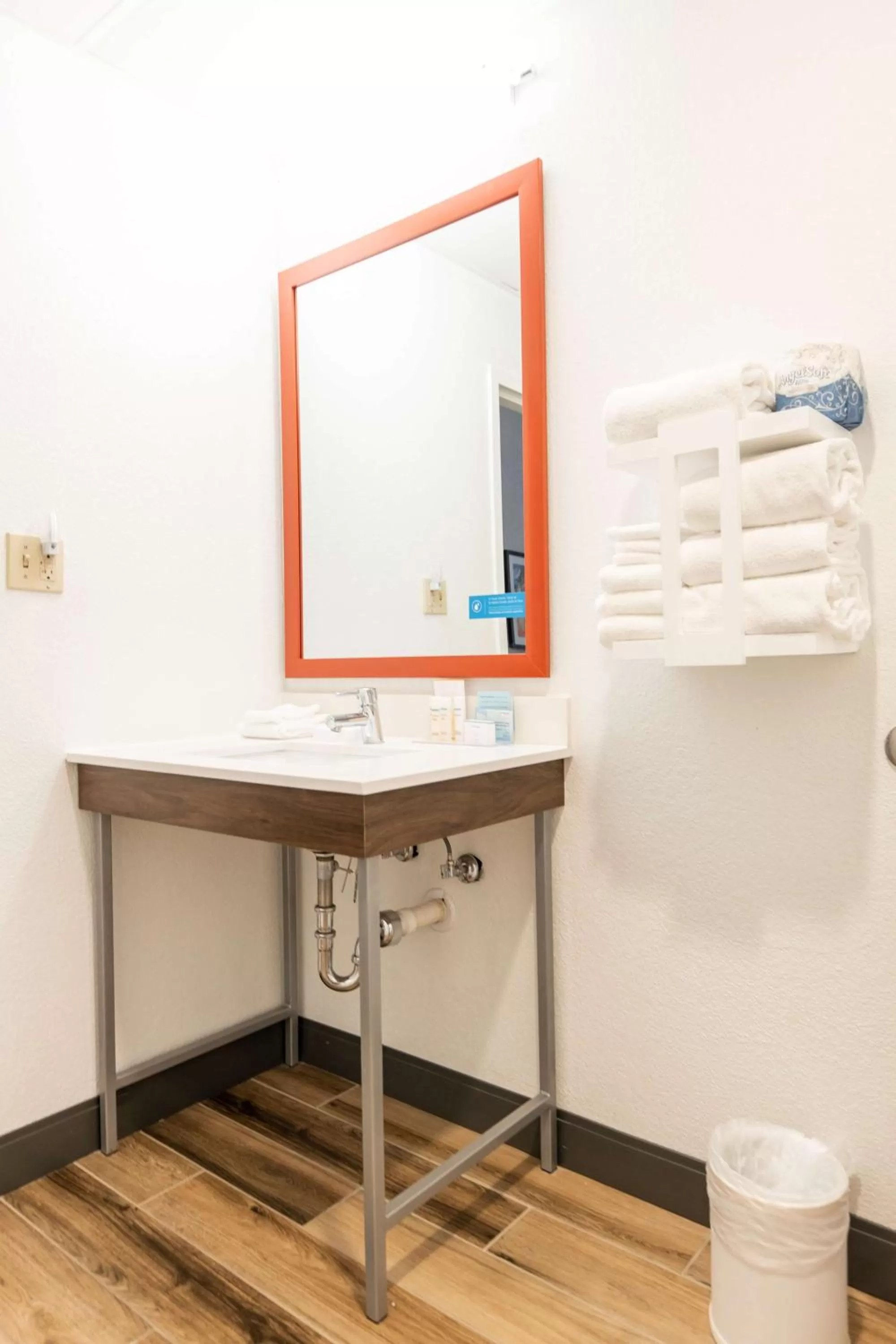 Bathroom in Hampton Inn by Hilton of Kuttawa Eddyville