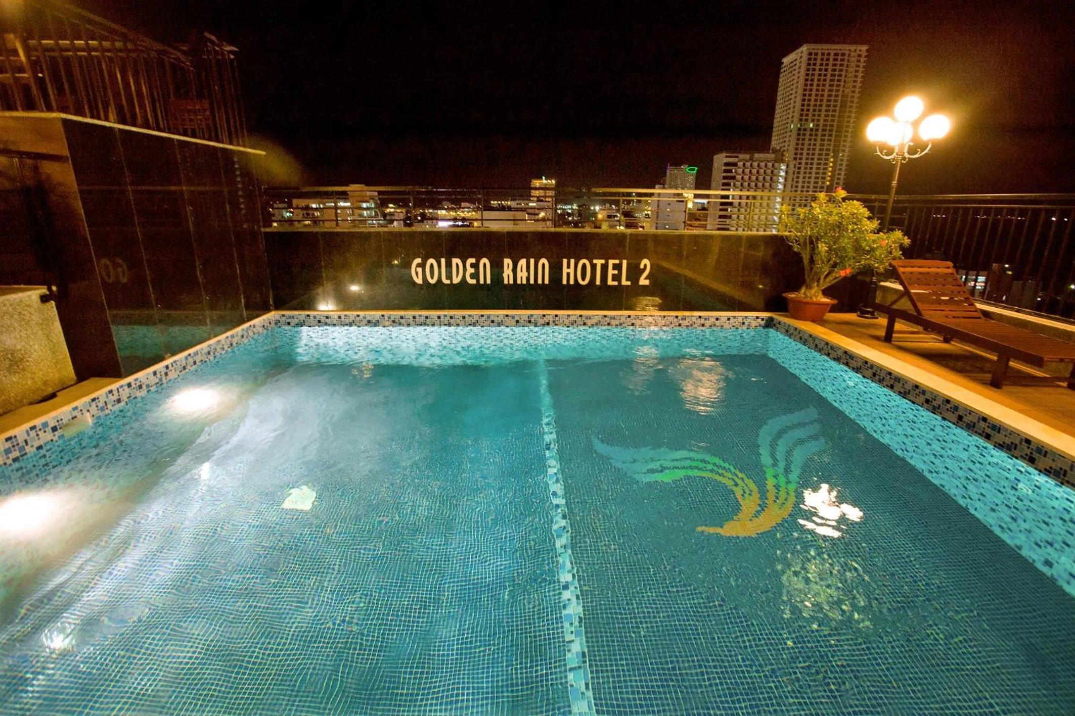 Night in Golden Rain 2 Hotel Nha Trang Beach