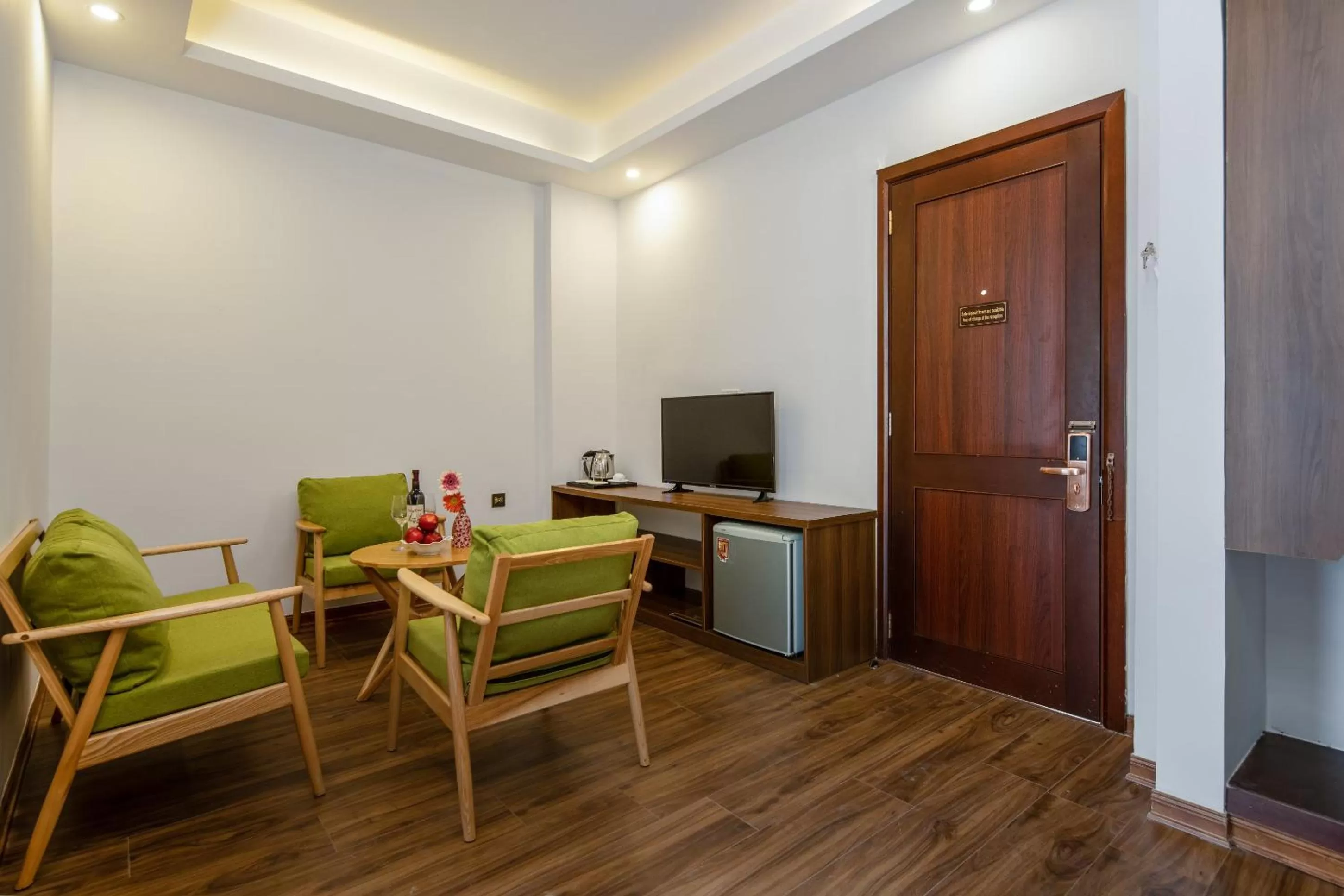 Living room, TV/Entertainment Center in TRIPLE Riverside Villa Hotel HoiAn