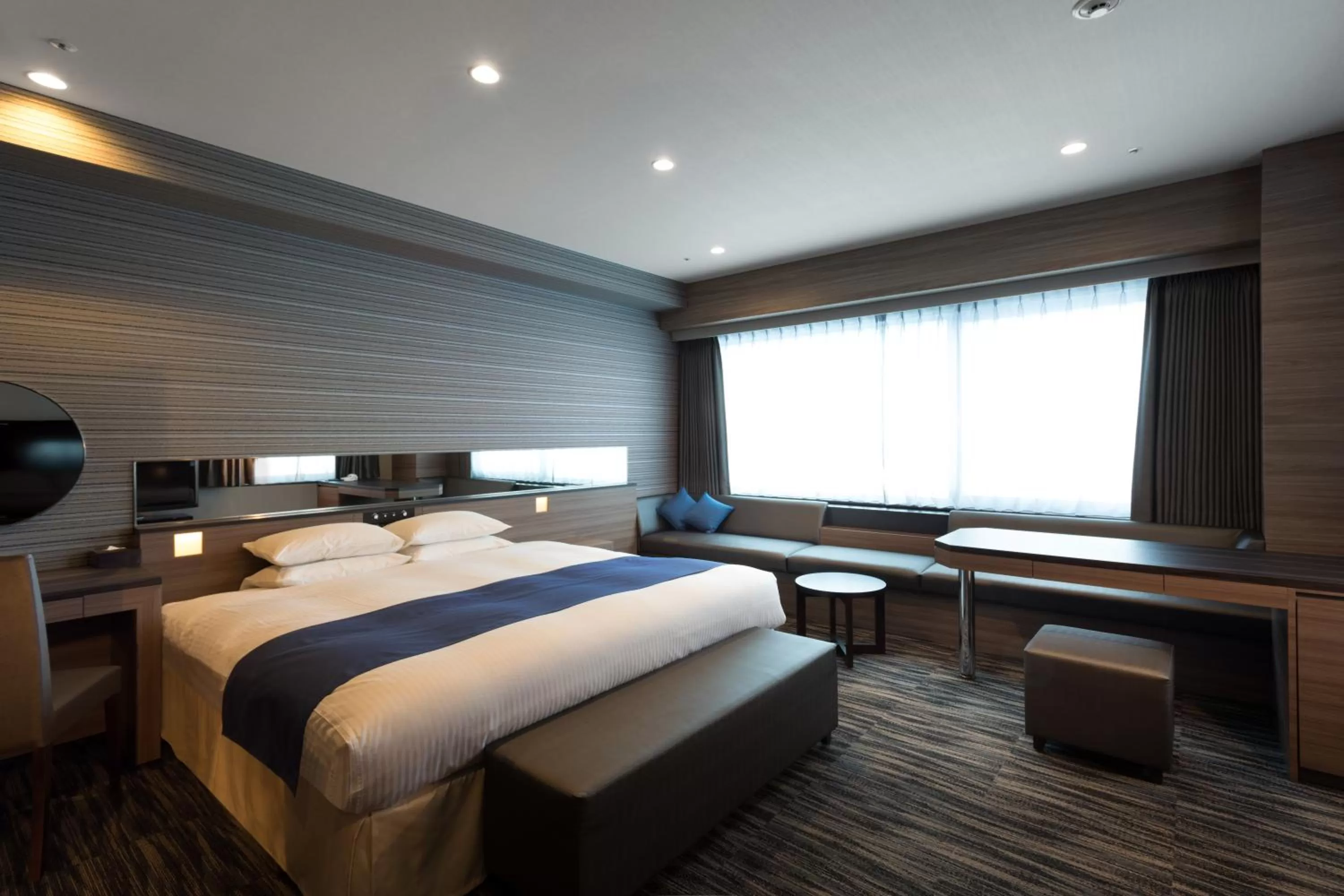 Deluxe King Room - single occupancy - Non-Smoking in Hotel Hewitt Koshien