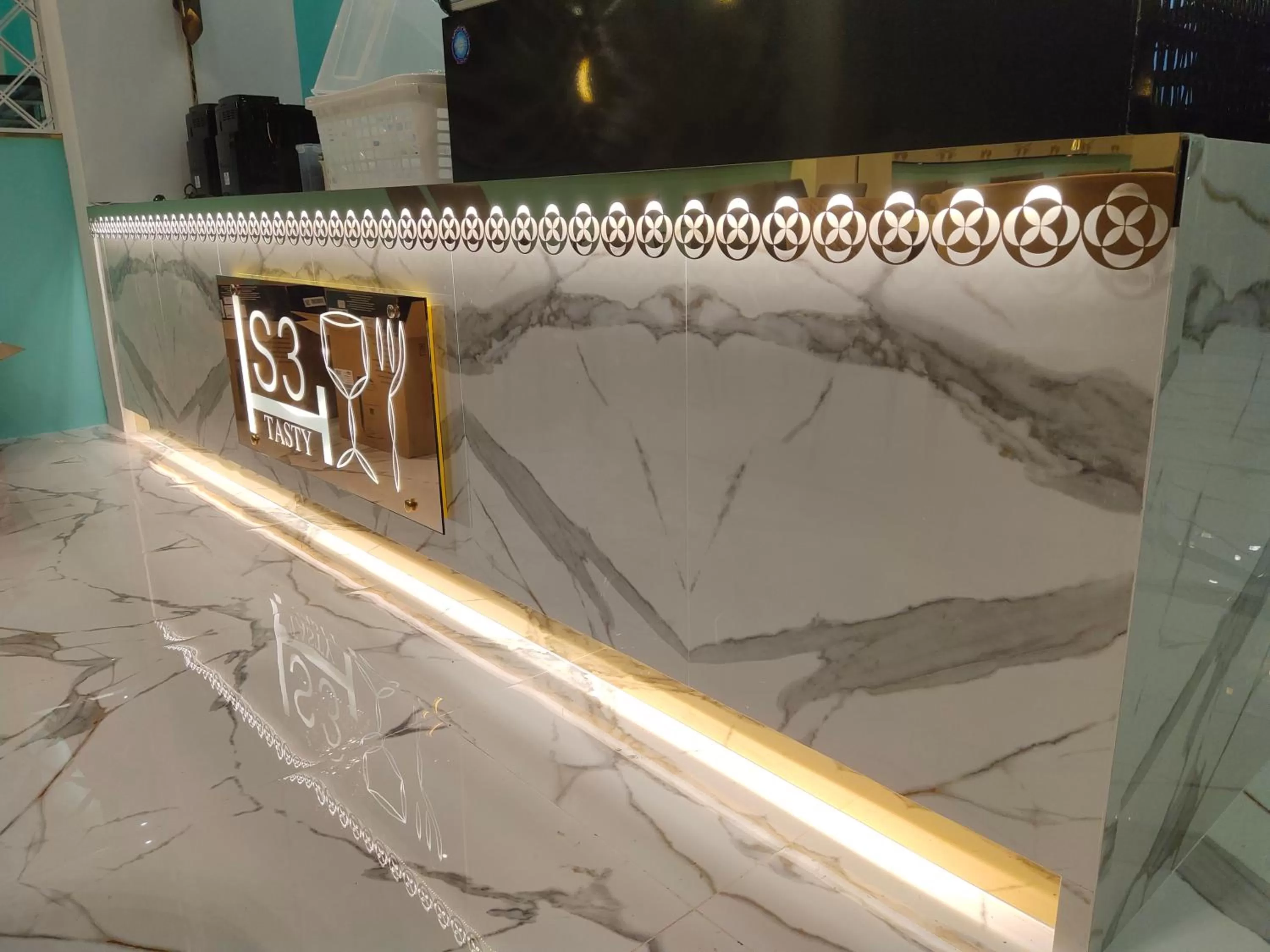 Restaurant/places to eat in S3 Huahin Hotel