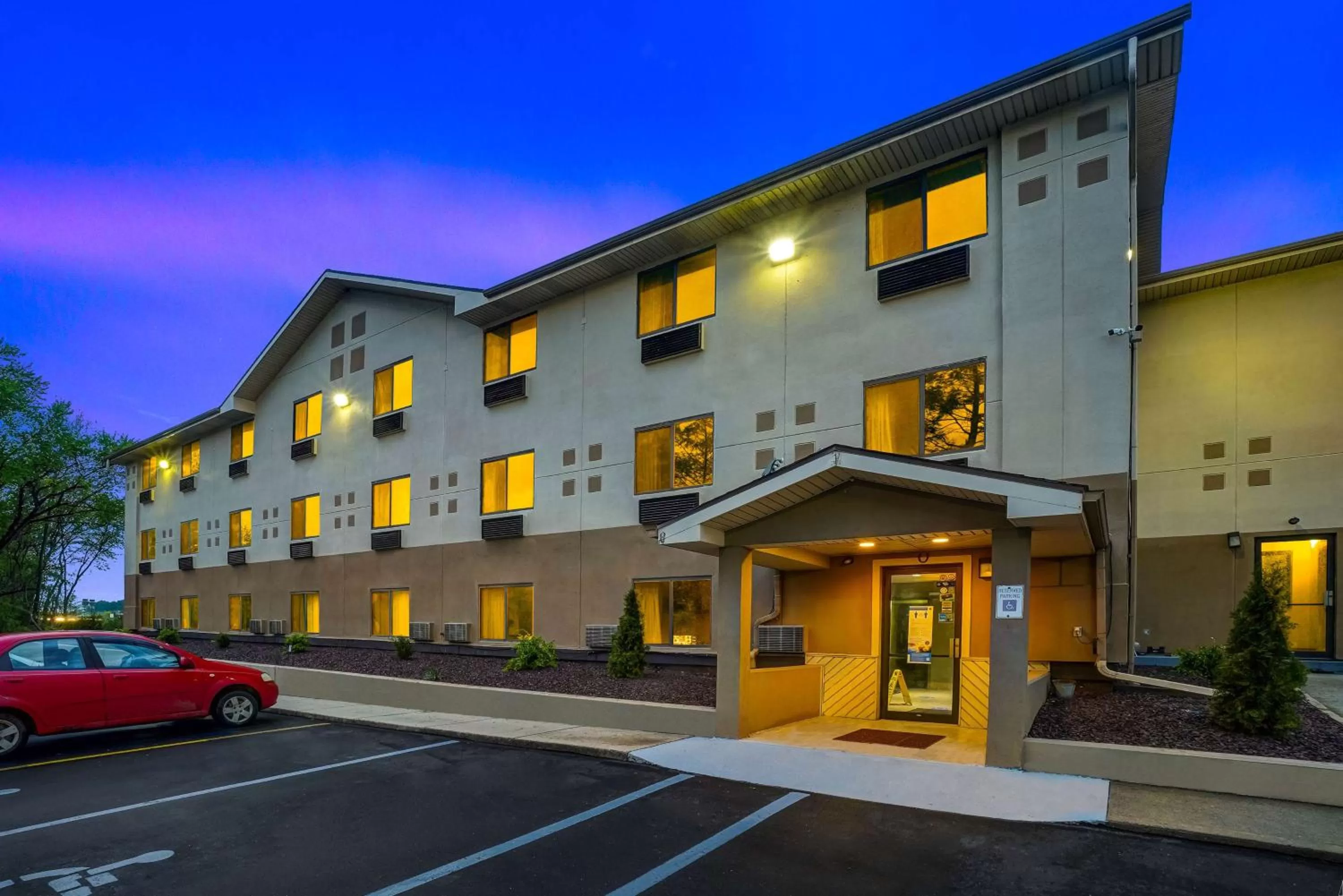 Property building in Motel 6-Montoursville, PA - Williamsport