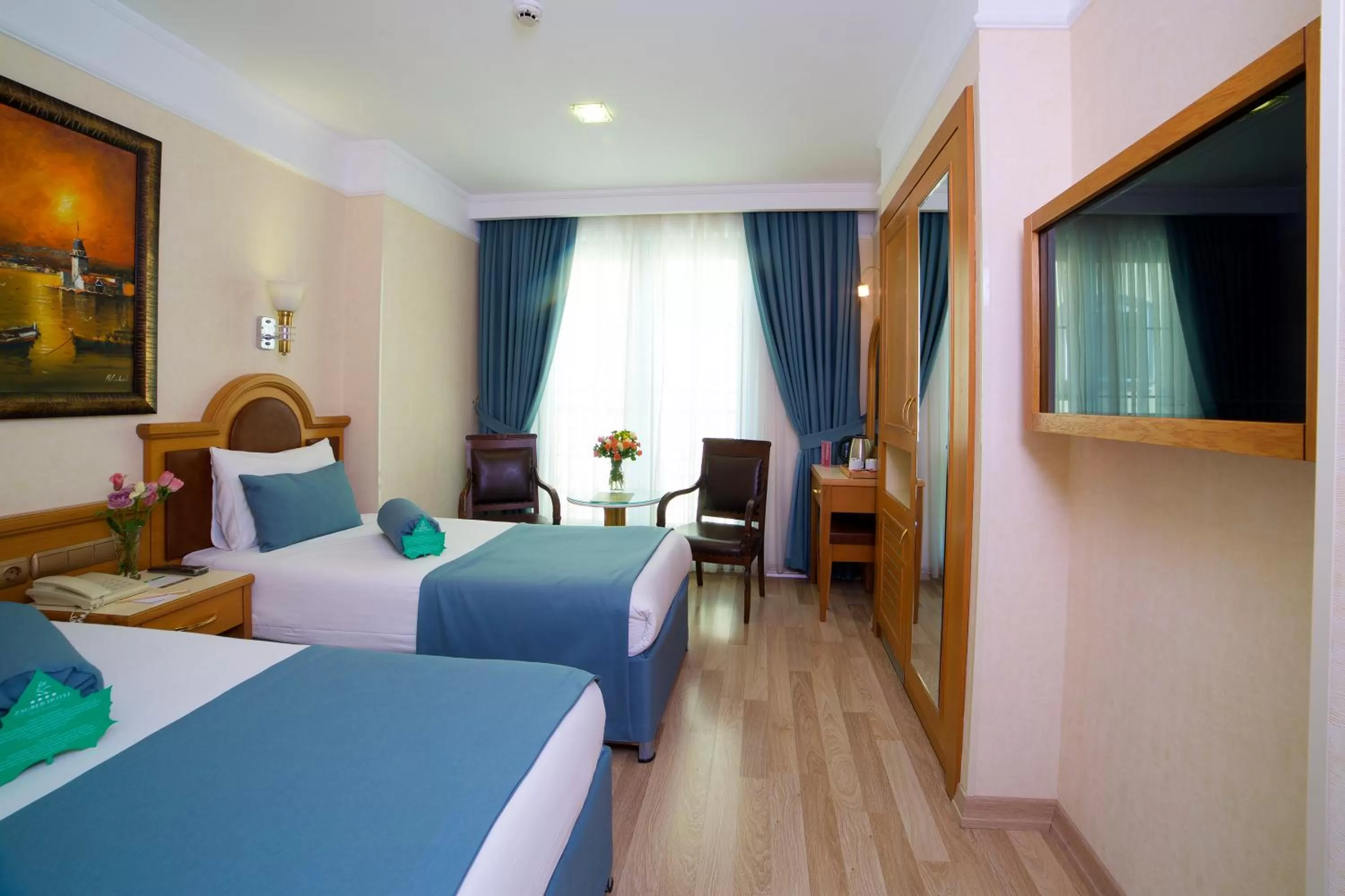 Photo of the whole room, Bed in Zagreb Hotel